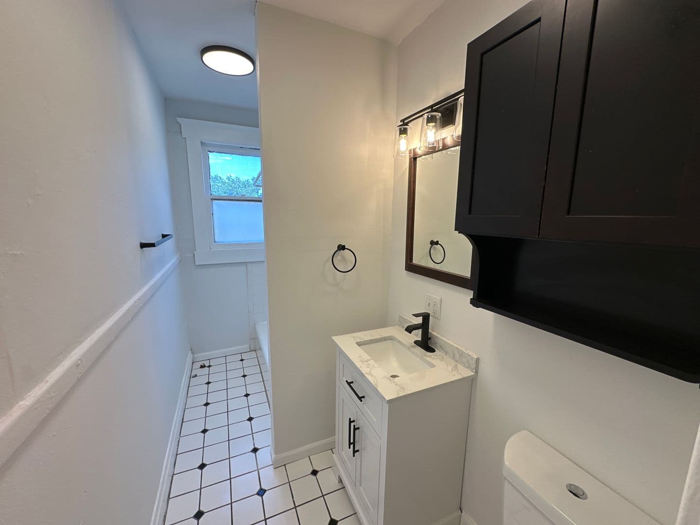 Columbus Apartment: 4-16 E Norwich Ave