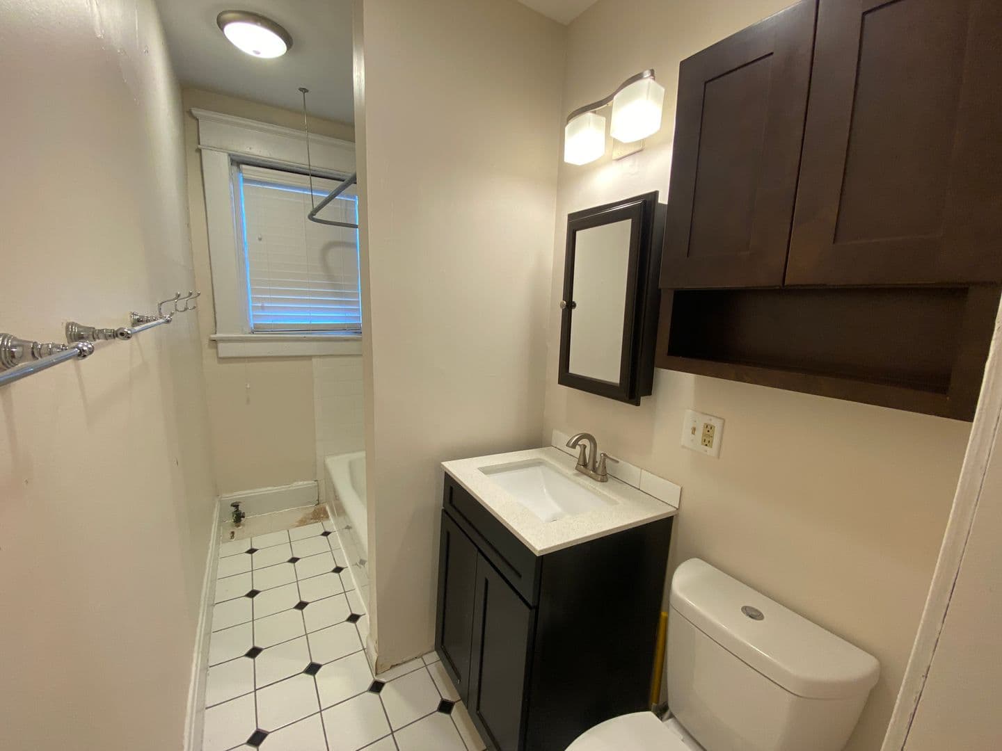 Columbus Apartment: 4-16 E Norwich Ave