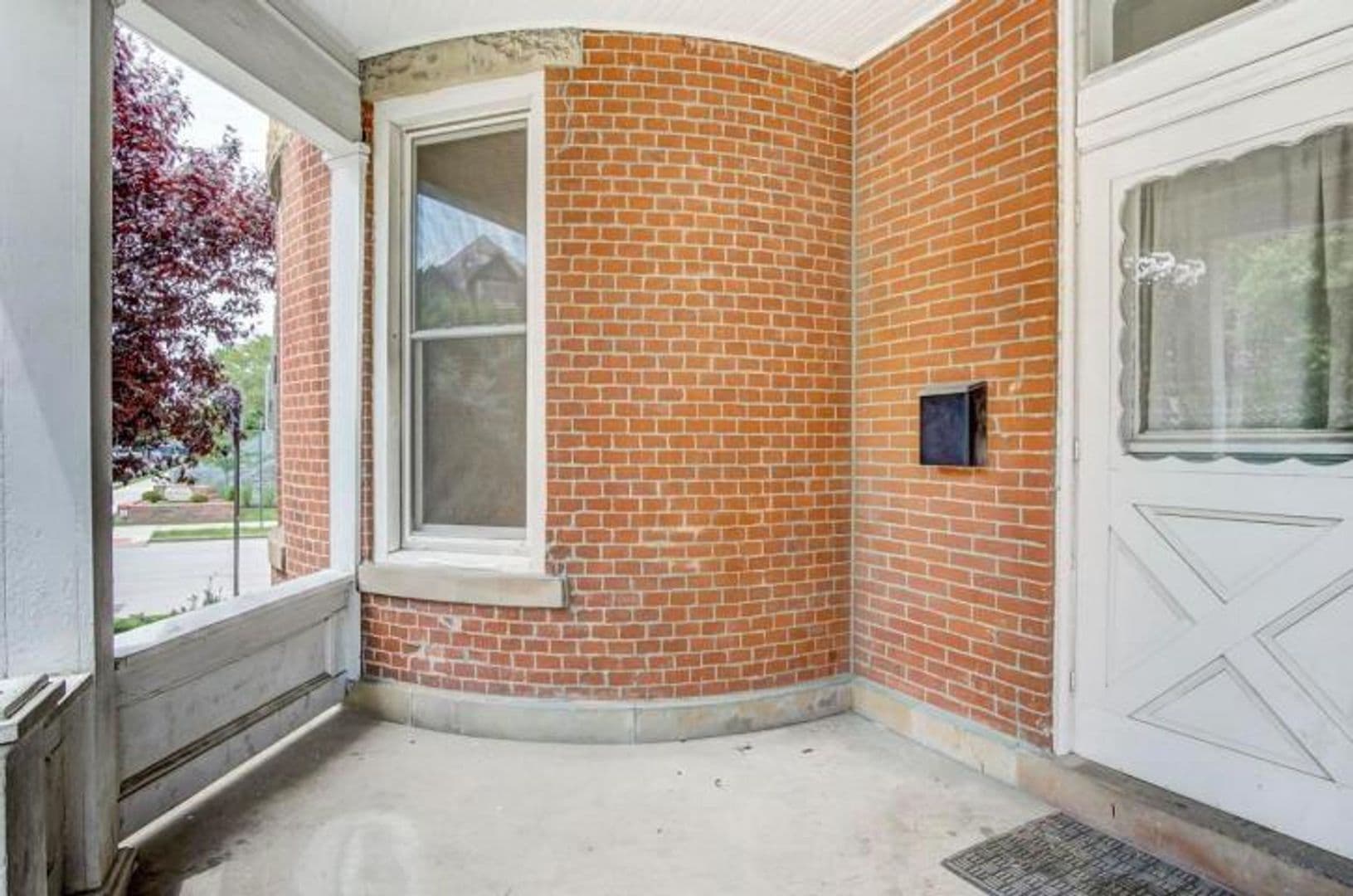 Columbus House: 128 King Ave