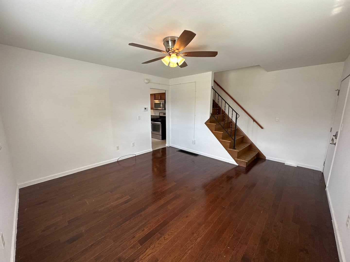 Columbus Apartment: 1444-1466 Worthington St