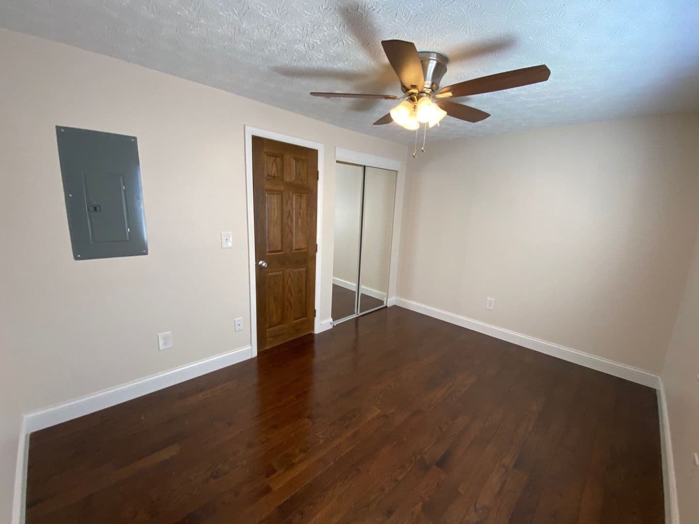 Columbus Apartment: 107-121 E 14th Ave