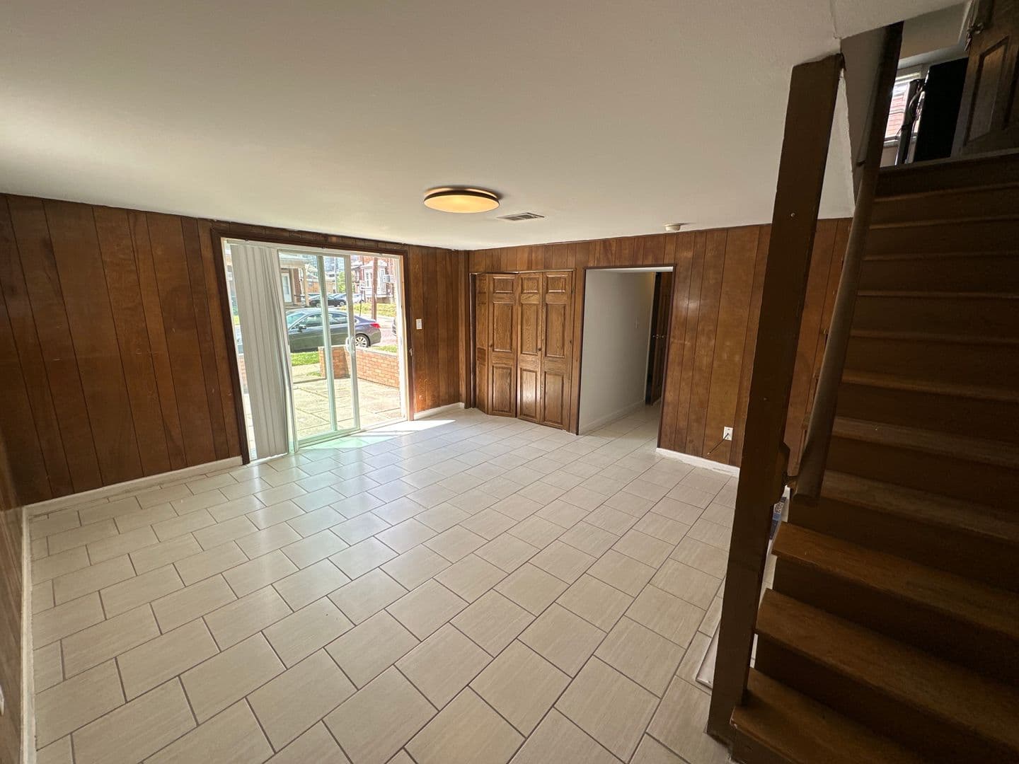 Columbus Apartment: 1444-1466 Worthington St