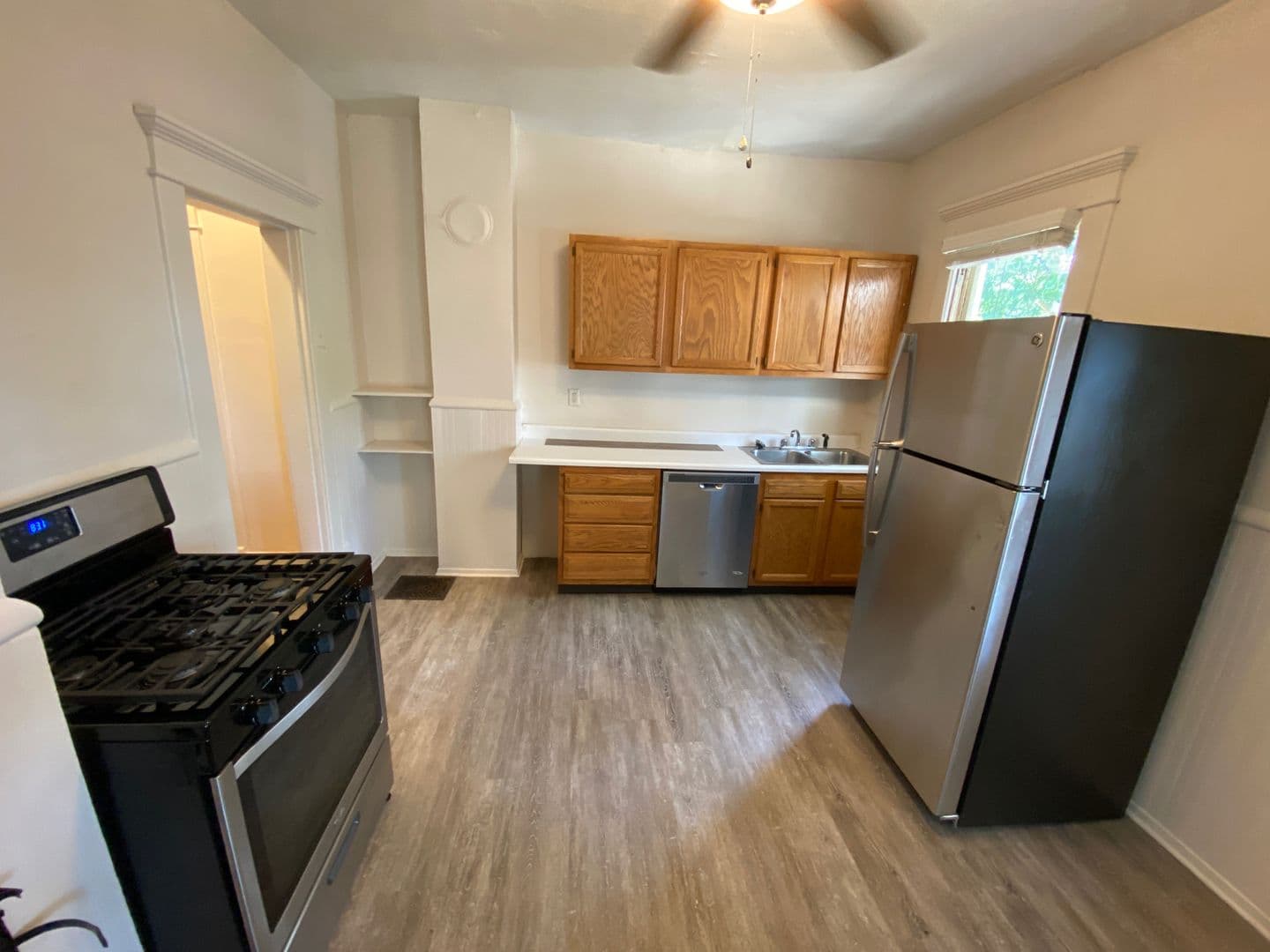 Columbus Apartment: 49 W Blake Ave