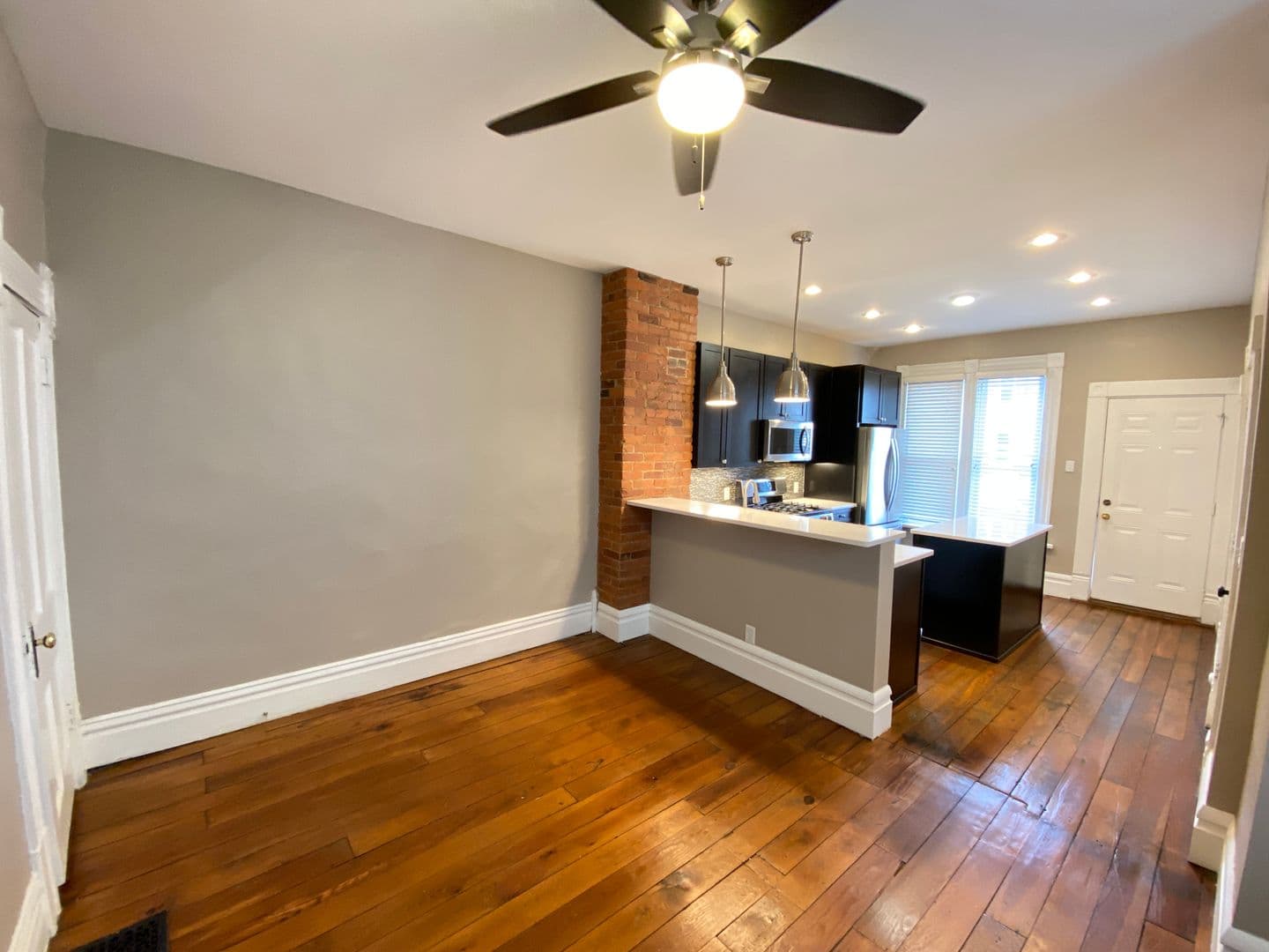 Columbus Apartment: 223-225 W 8th Ave