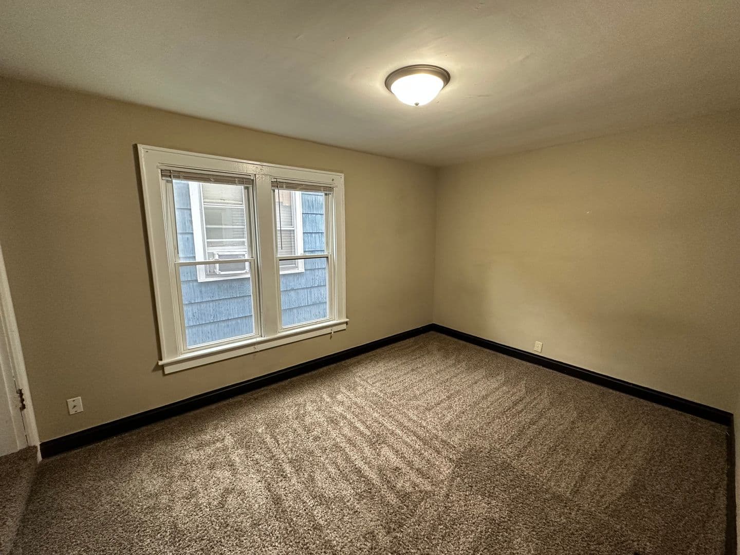 Columbus Apartment: 178 E Tompkins Ave