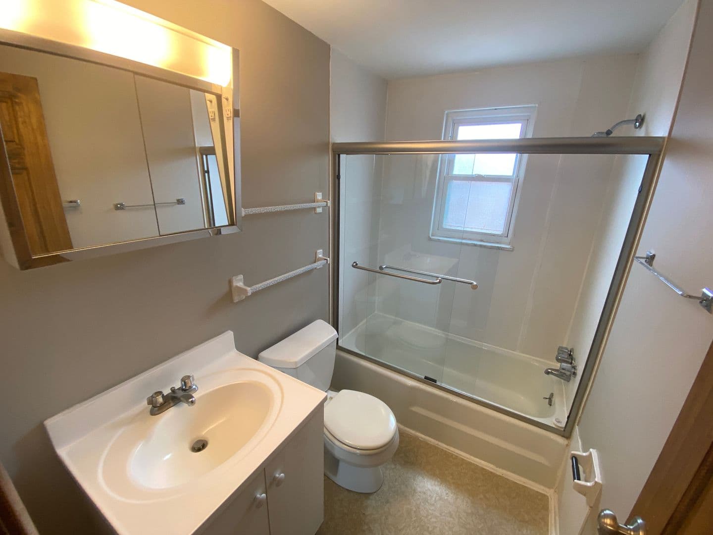 Columbus Apartment: 1444-1466 Worthington St
