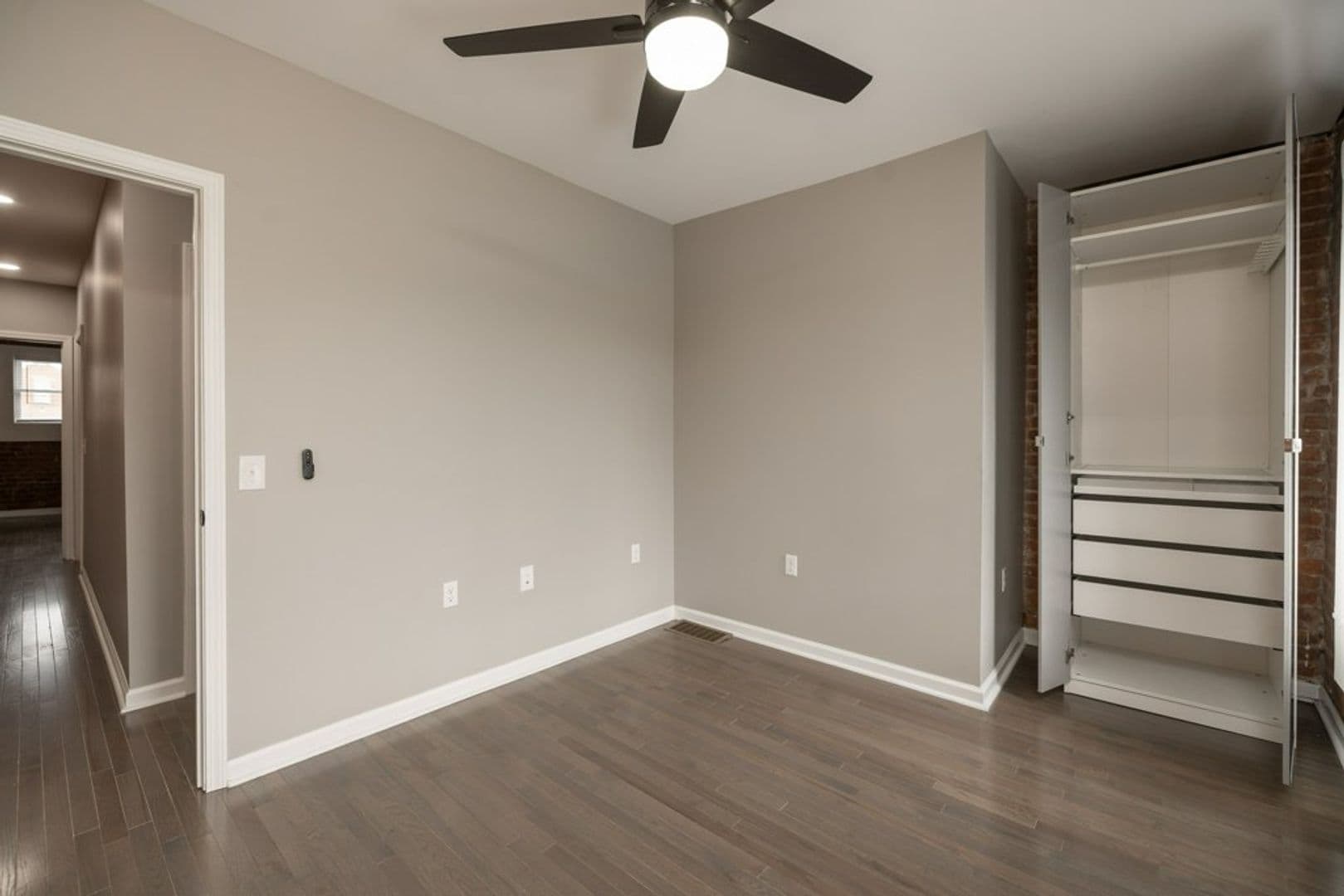 Columbus Apartment: 162-164 E 11th Ave