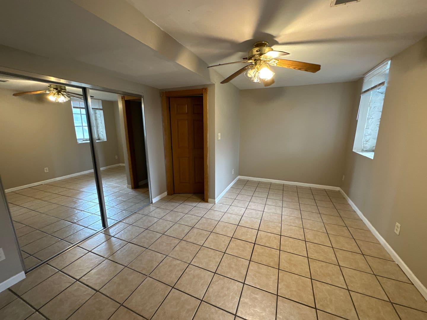 Columbus Apartment: 1932-1934 Summit St