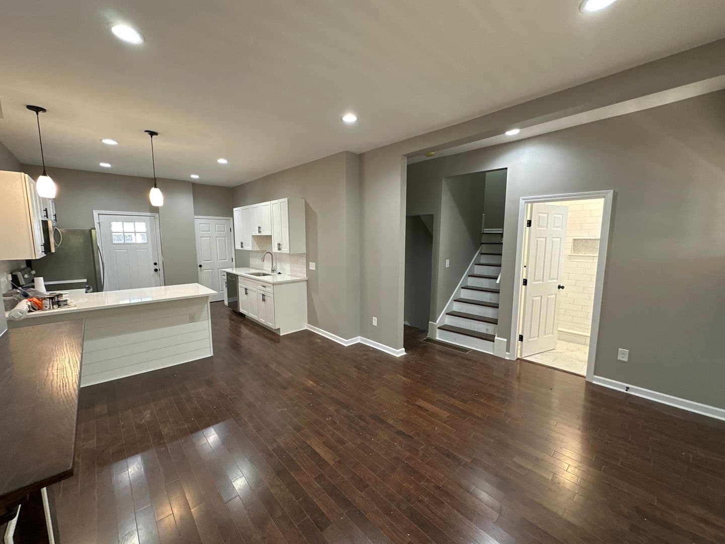 Columbus Apartment: 64 W Blake