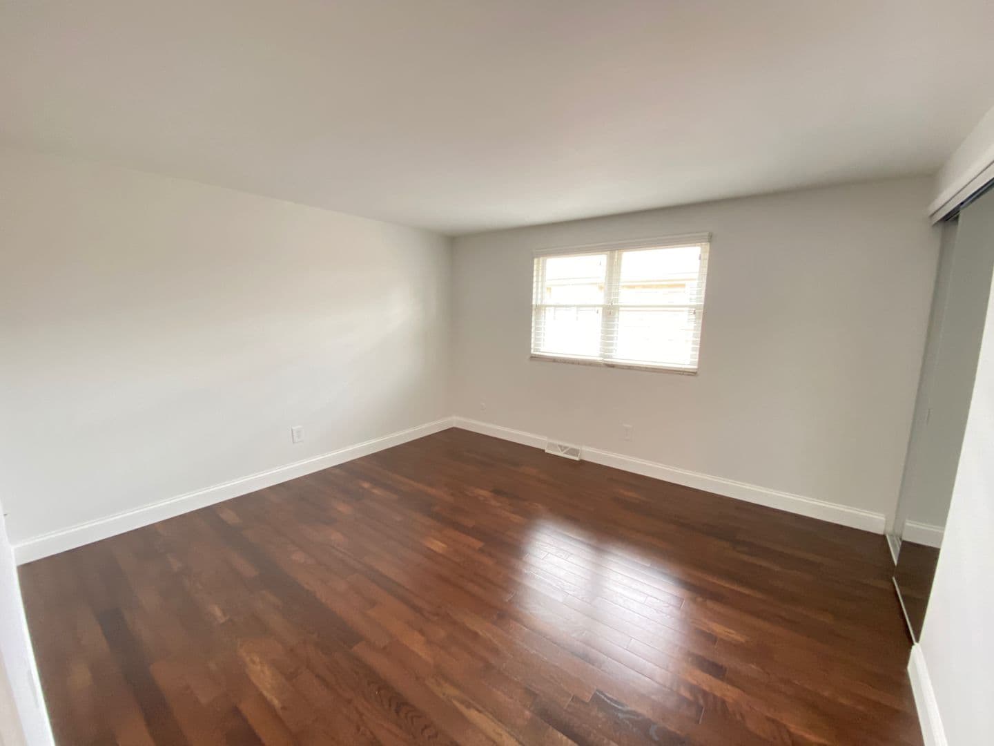 Columbus Apartment: 1444-1466 Worthington St