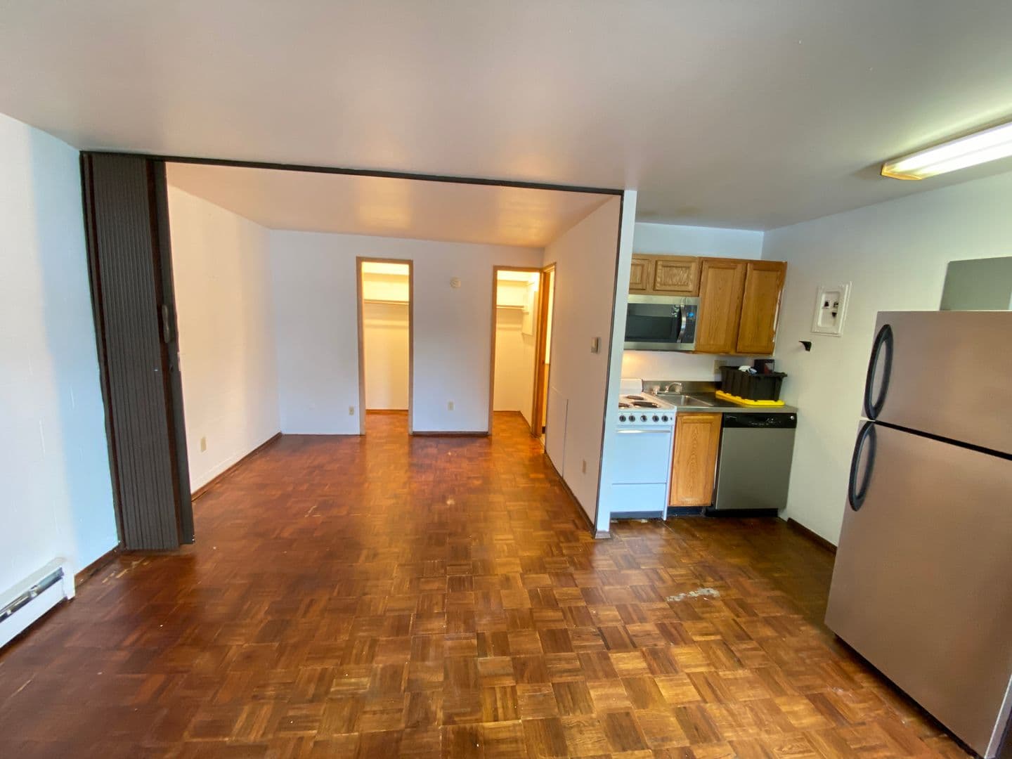 Columbus Apartment: 240-242 W 8th Ave