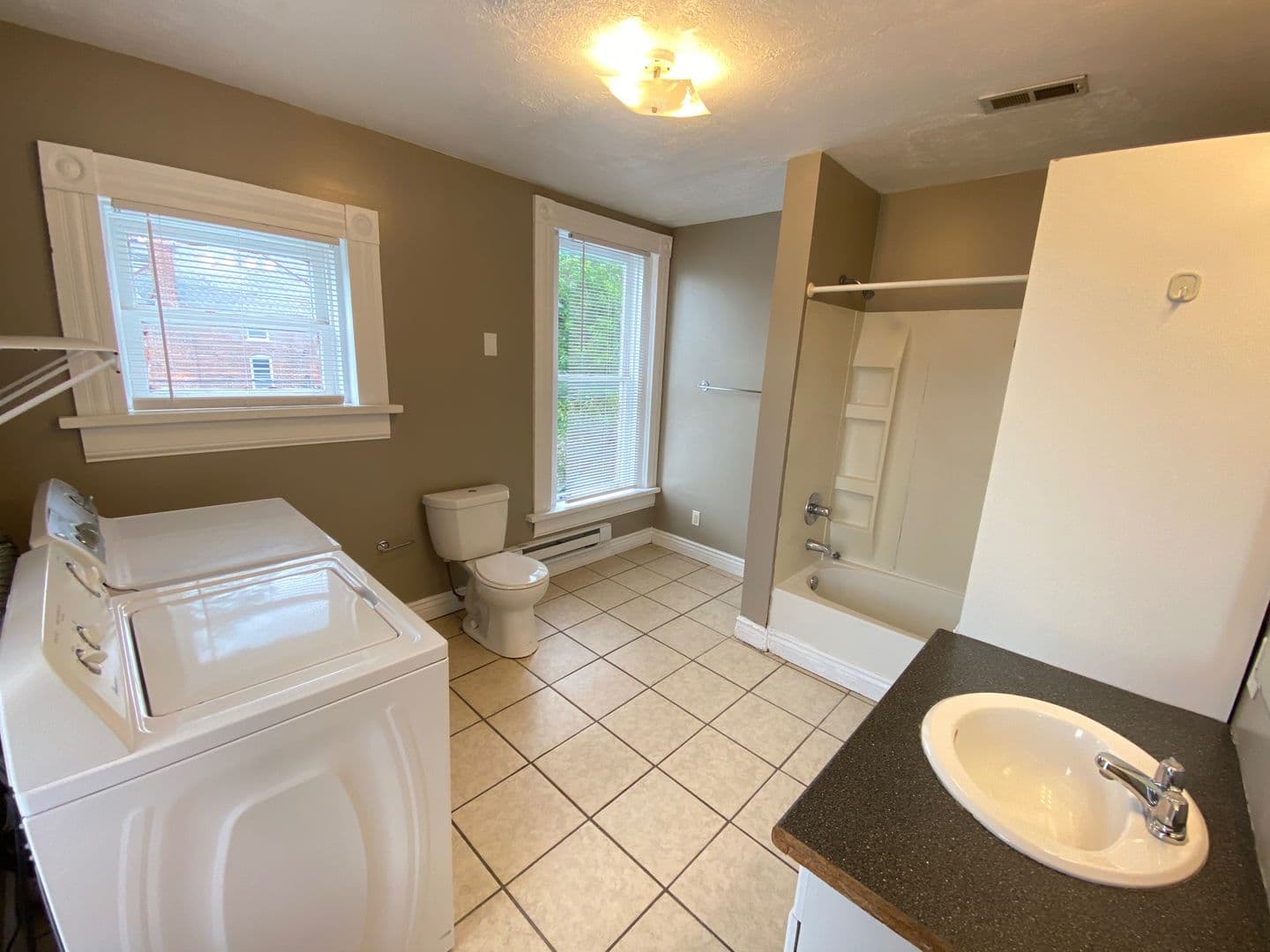 Columbus Apartment: 1999 N 4th St