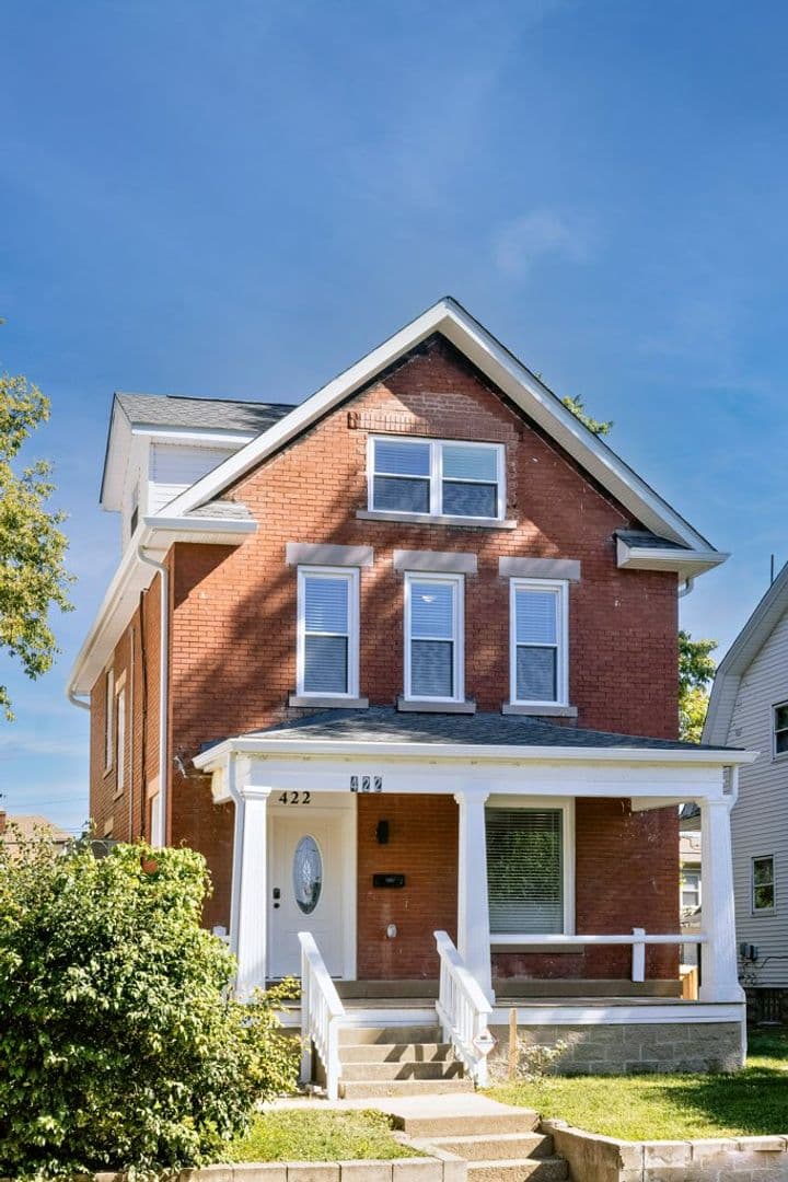 Columbus House: 422 E 15th