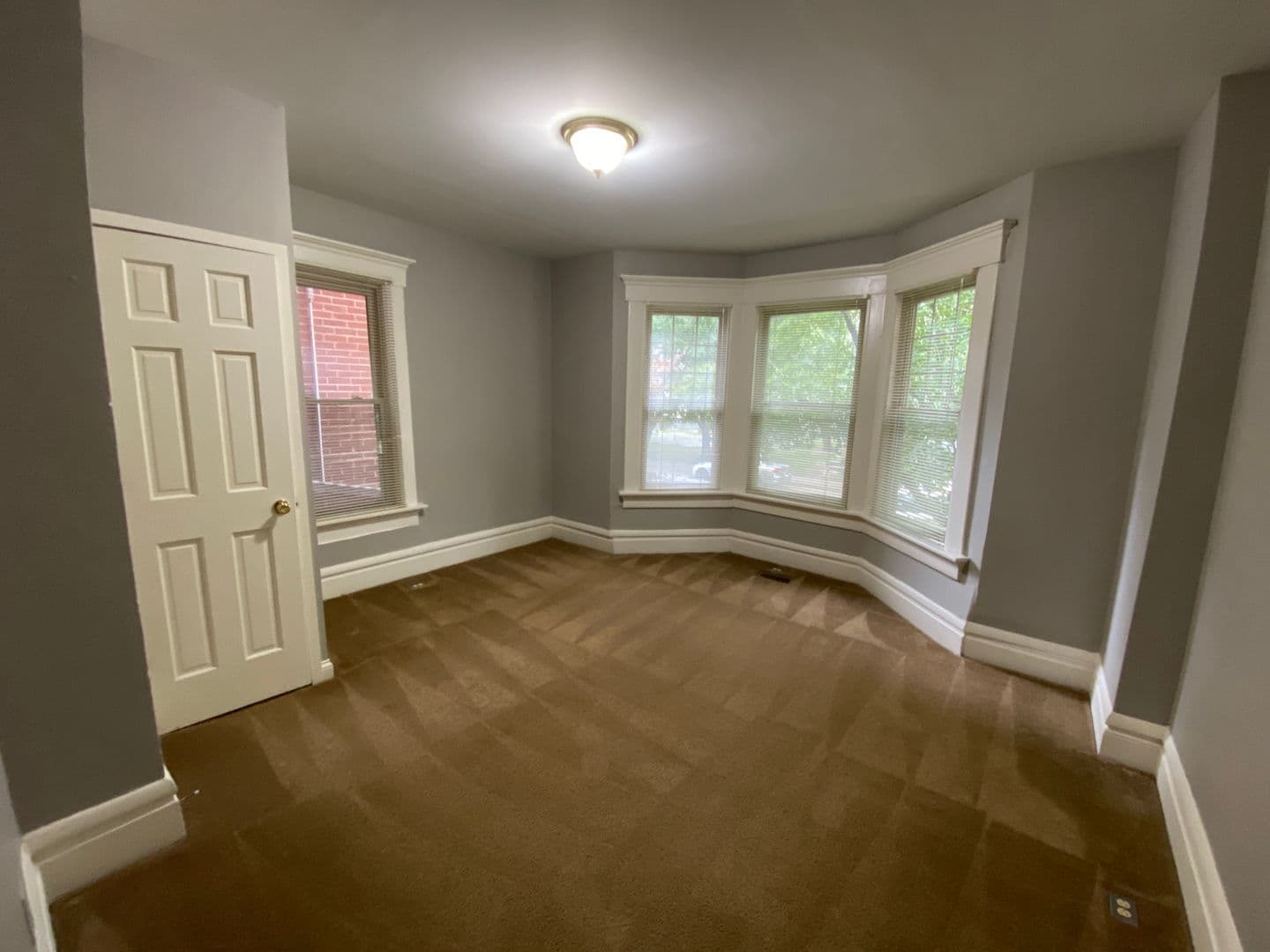 Columbus Apartment: 378 Wyandotte Ave