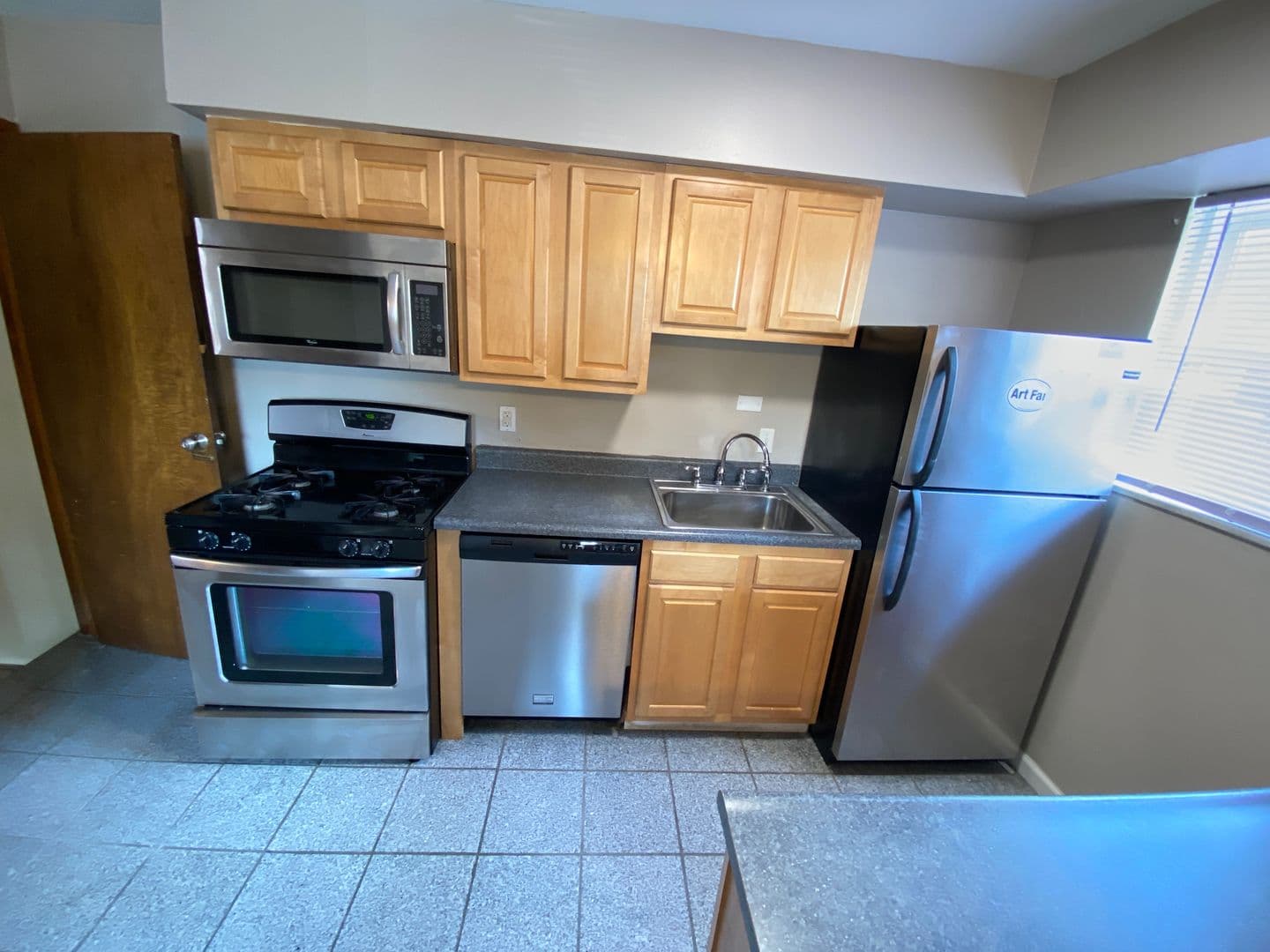 Columbus Apartment: 1444-1466 Worthington St