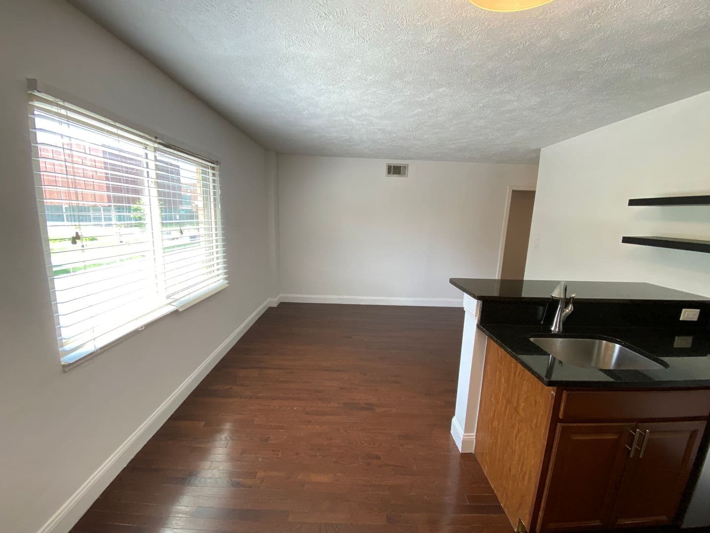 Columbus Apartment: 1944-1946 N High St