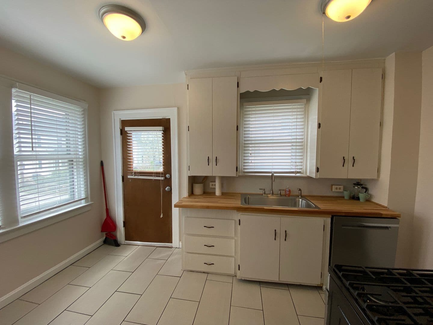 Columbus Apartment: 72 W Patterson Ave
