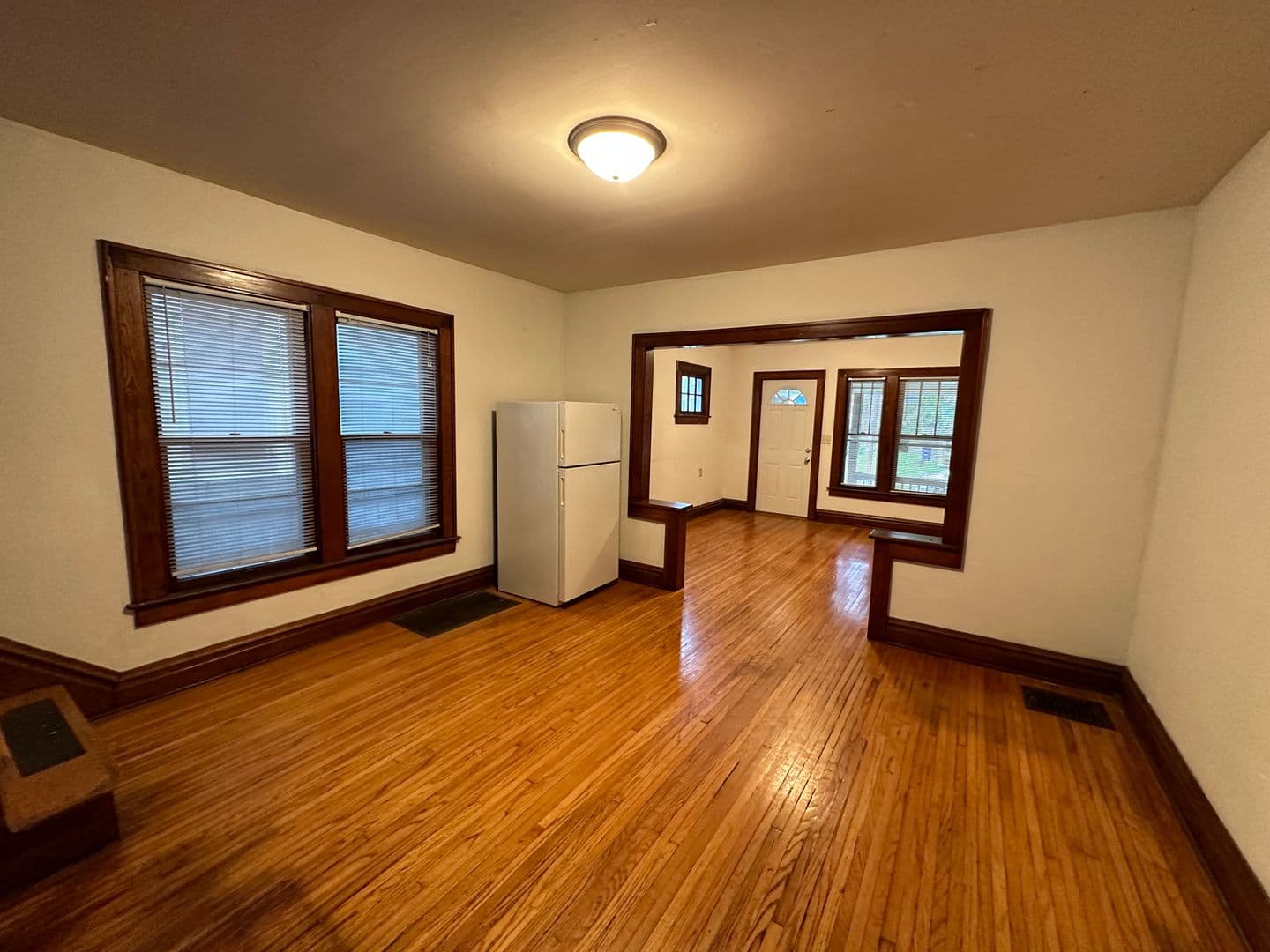 Columbus Apartment: 178 E Tompkins Ave