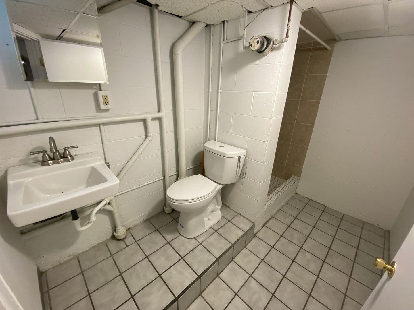 Columbus Apartment: 39 W 10th Ave