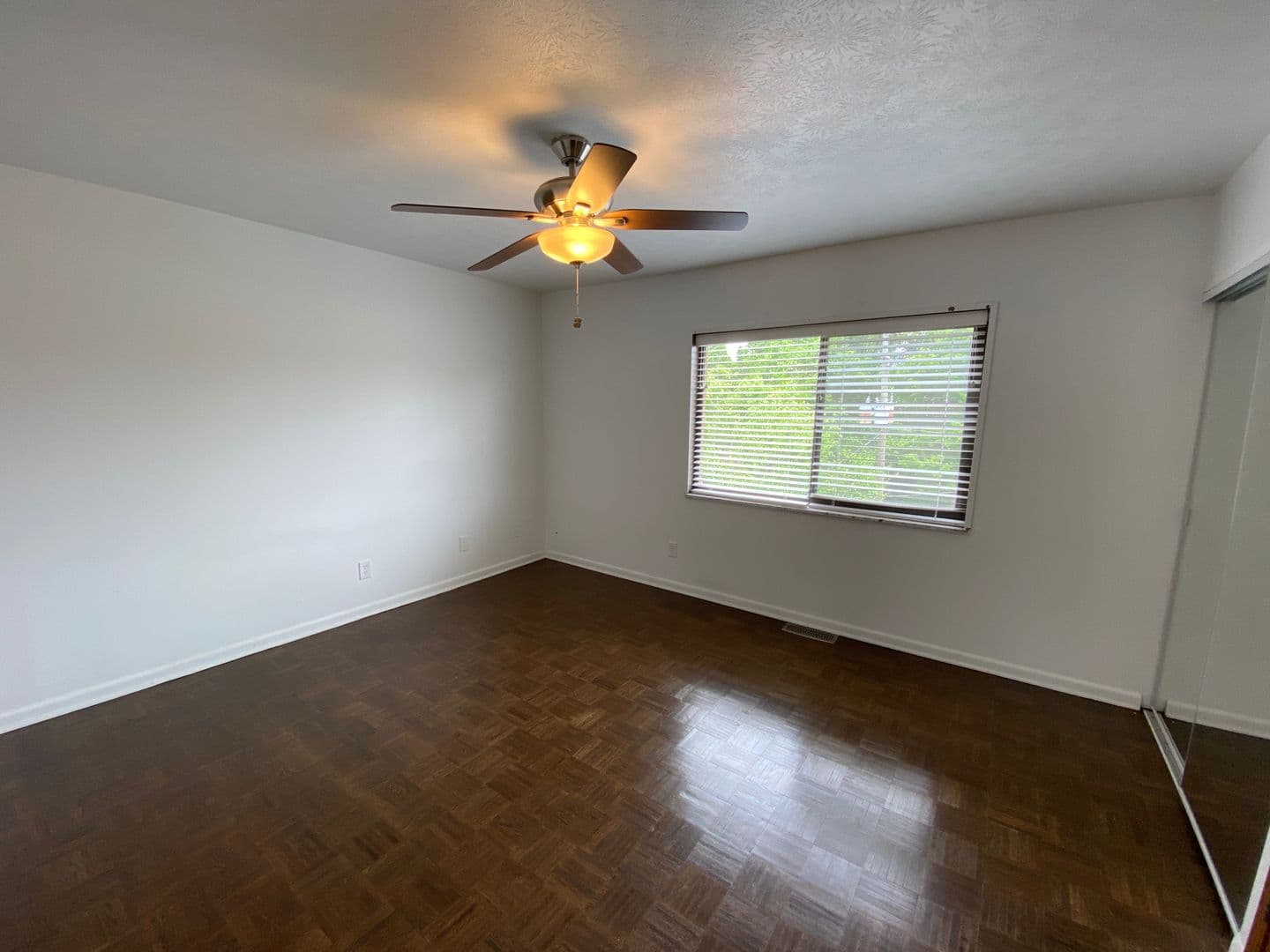 Columbus Apartment: 111 W Hudson St