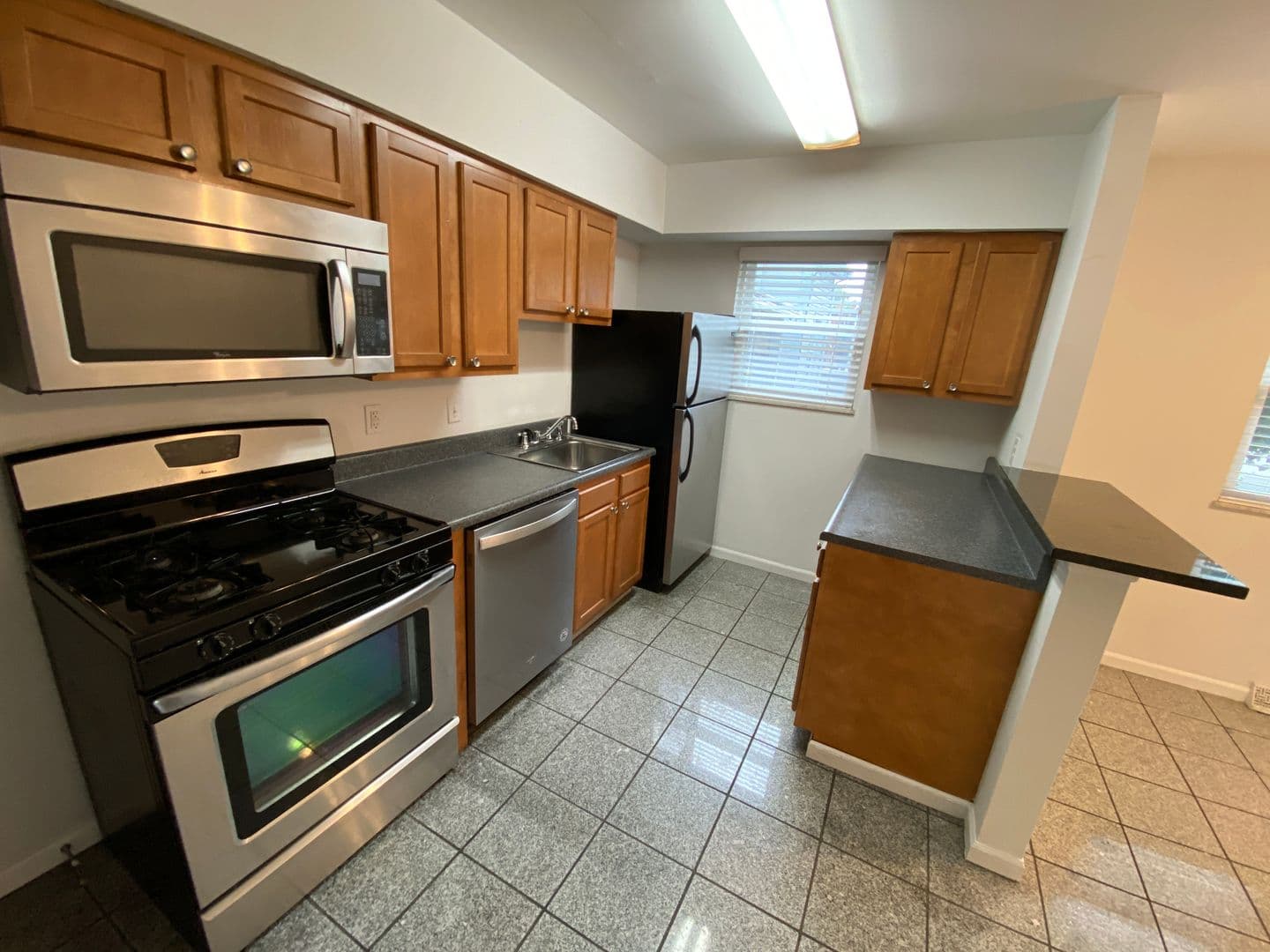 Columbus Apartment: 1451-1461 Worthington St