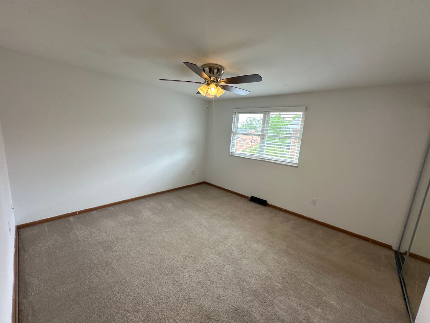 Columbus Apartment: 1444-1466 Worthington St