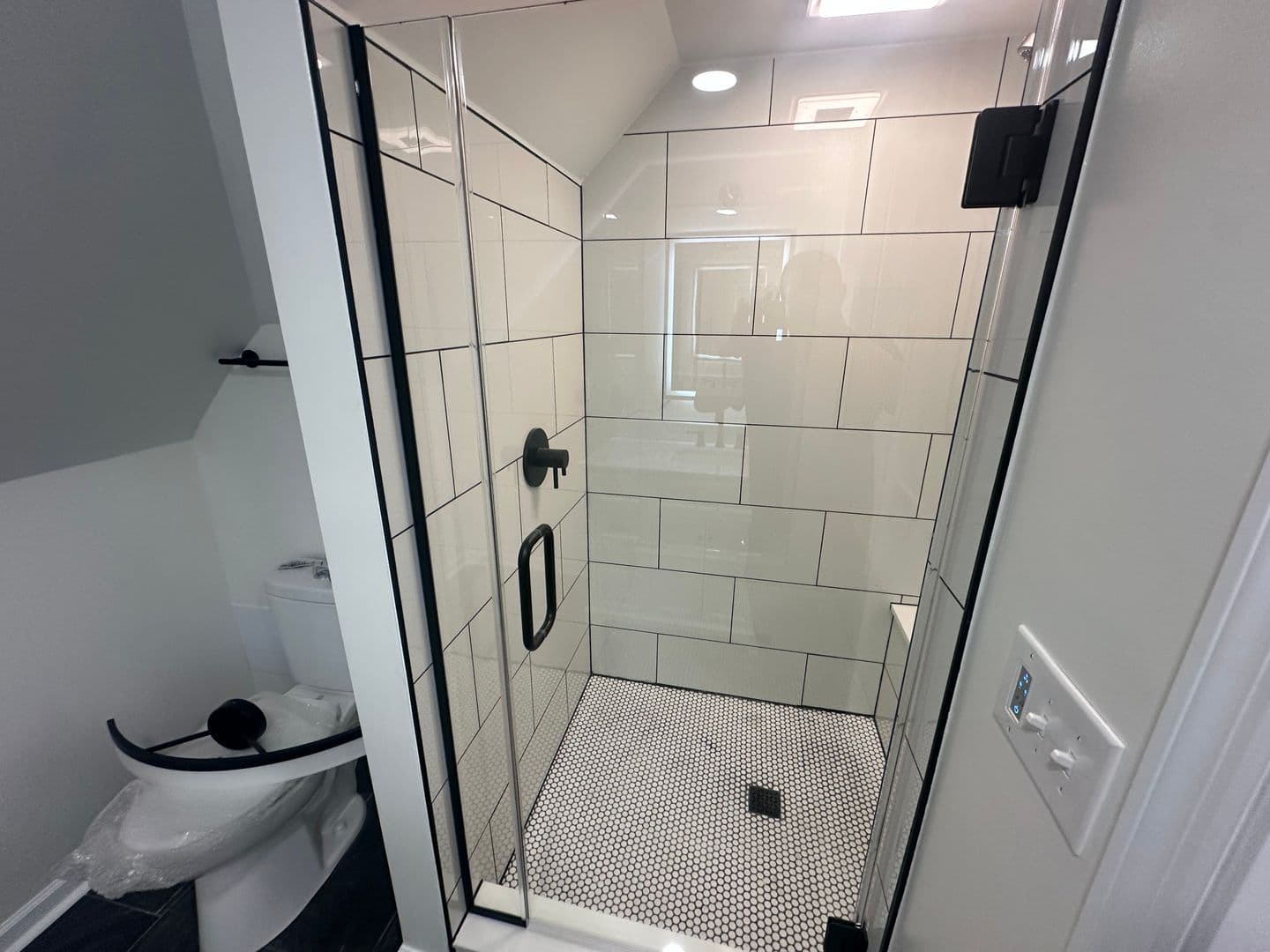 Columbus Apartment: 68 W 9th Ave