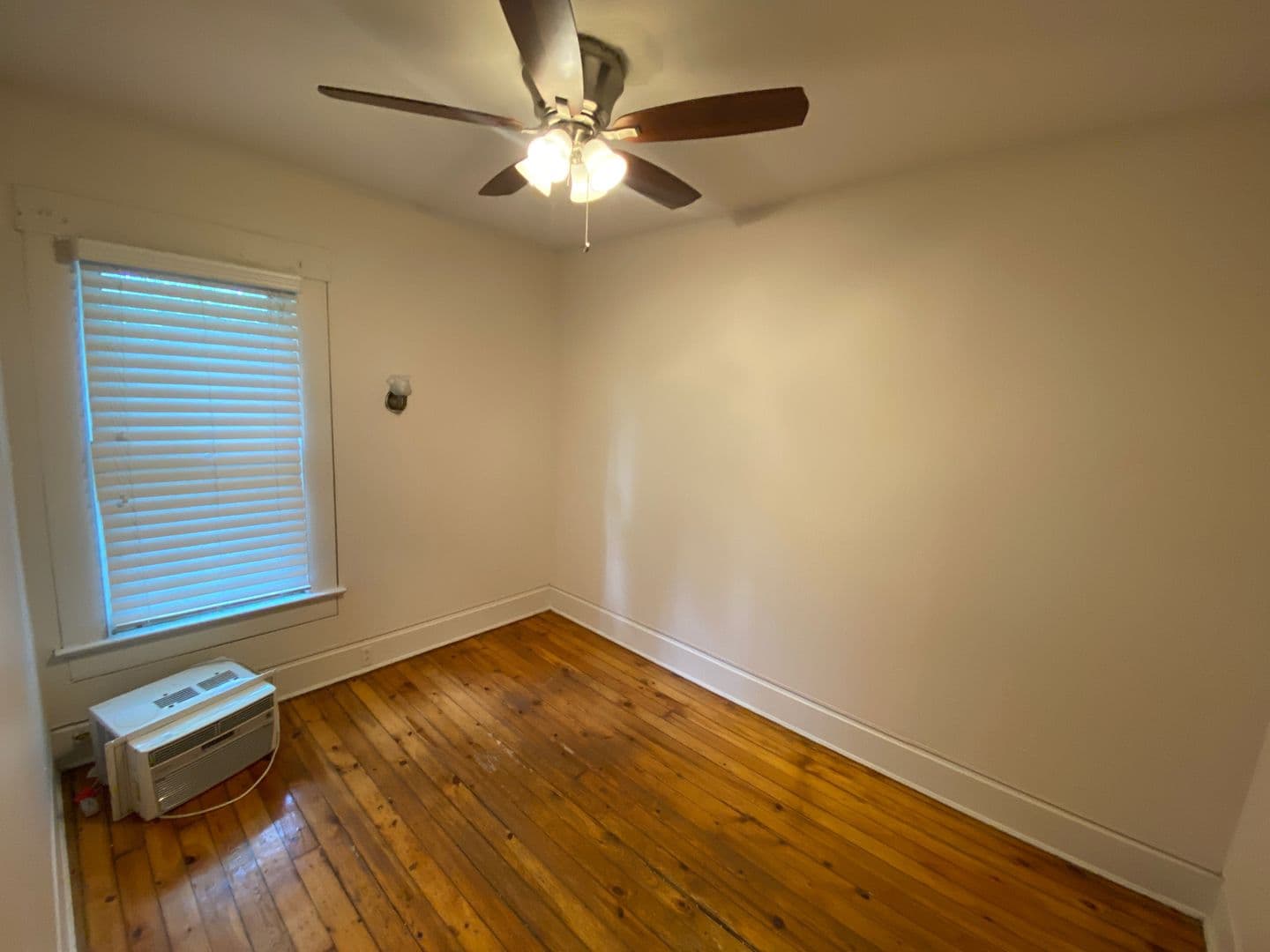 Columbus Apartment: 49 W Blake Ave