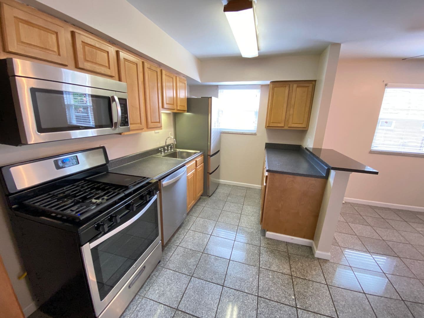 Columbus Apartment: 1444-1466 Worthington St