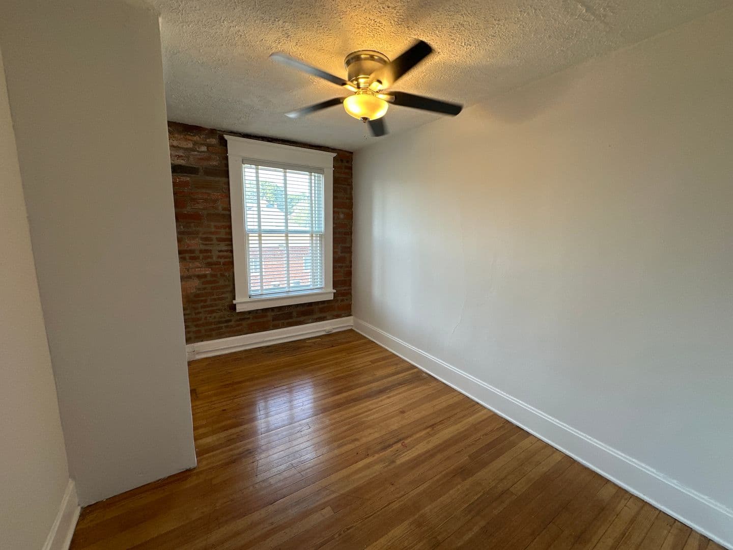 Columbus Apartment: 4-16 E Norwich Ave