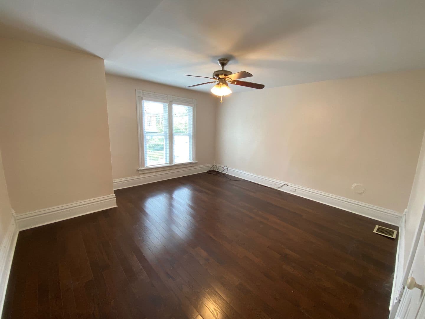 Columbus Apartment: 223-225 W 8th Ave