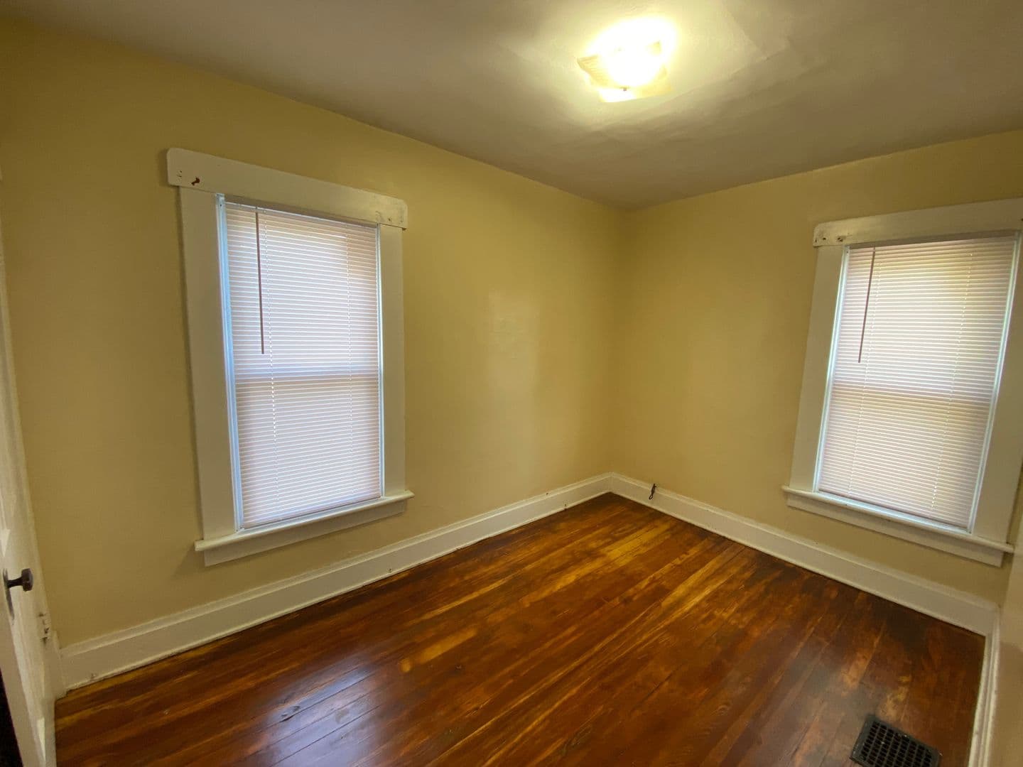 Columbus Apartment: 50 W Maynard Ave