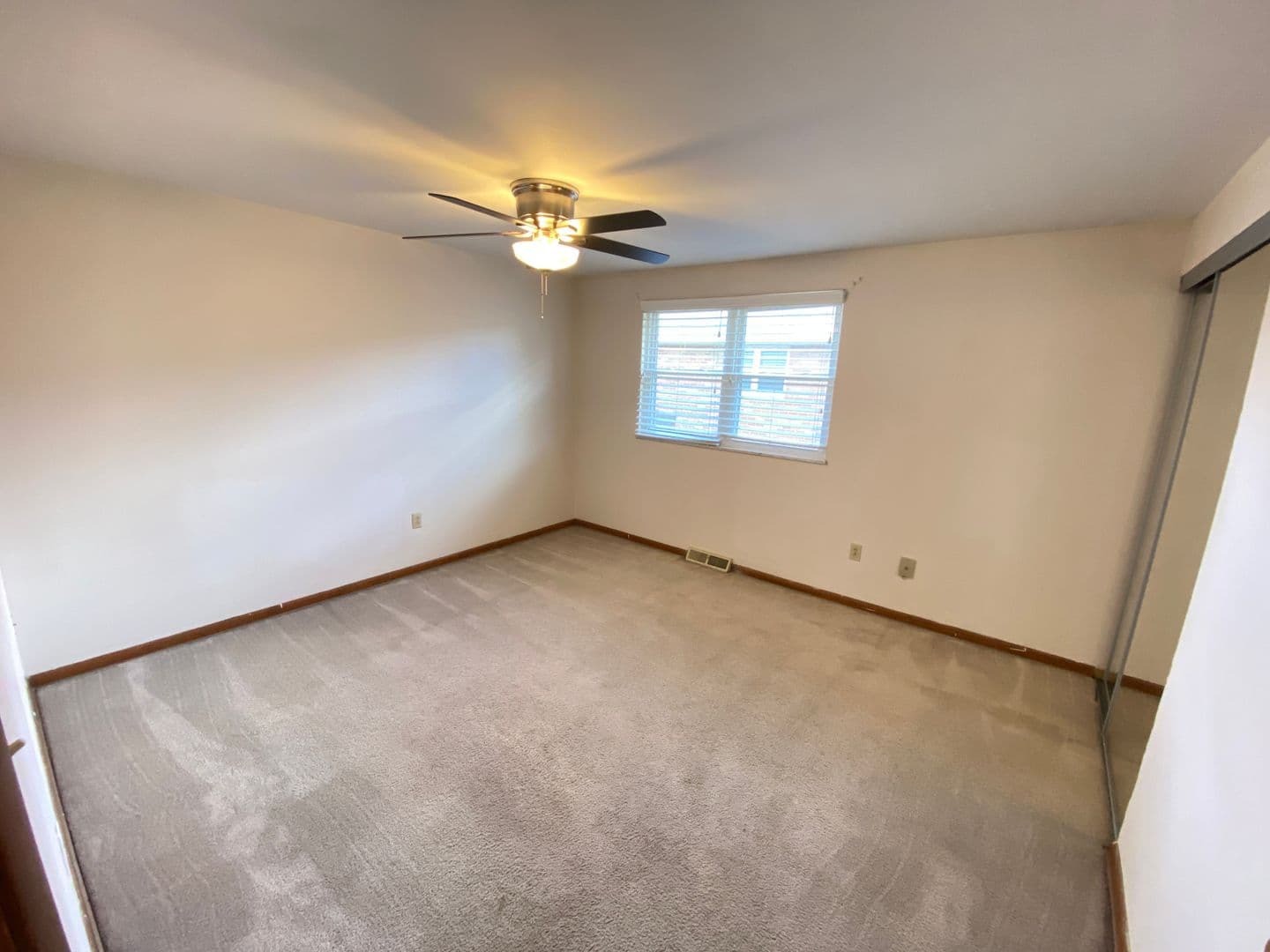 Columbus Apartment: 1444-1466 Worthington St