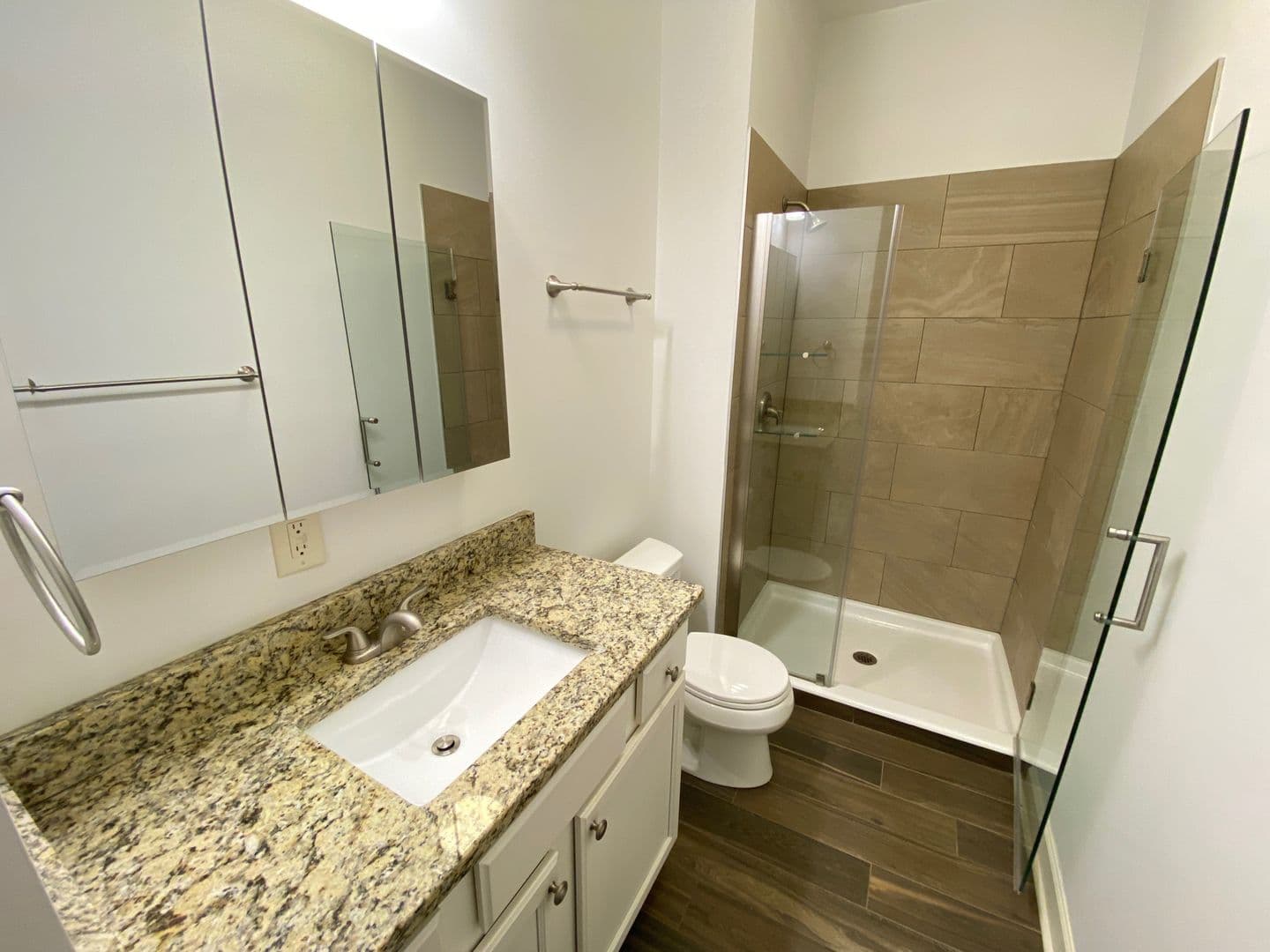 Columbus Apartment: 182 W 1st Ave