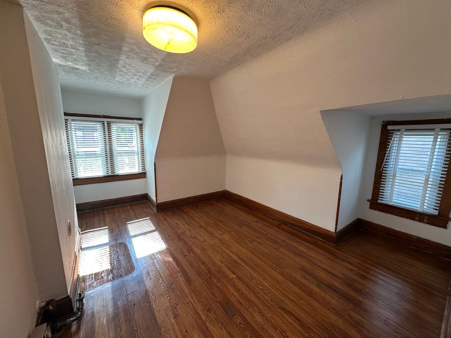 Columbus Apartment: 1495 Michigan Ave
