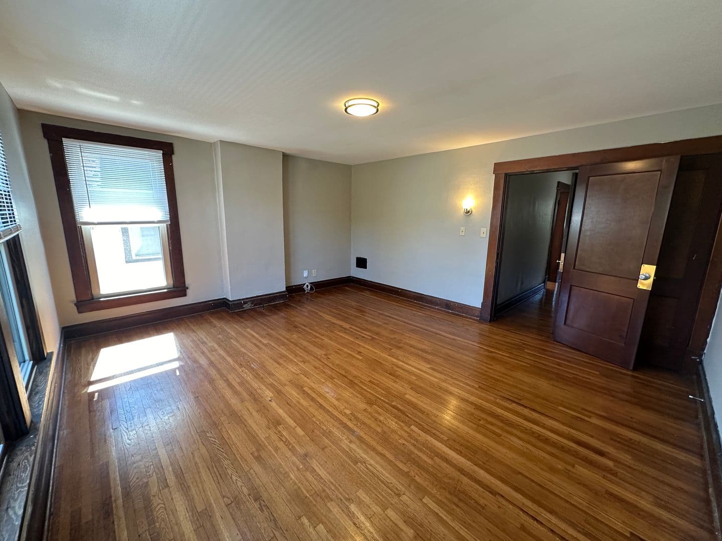 Columbus Apartment: 2371 Summit St