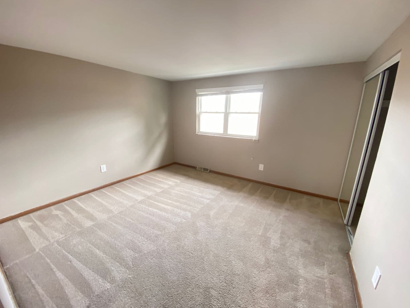 Columbus Apartment: 1444-1466 Worthington St