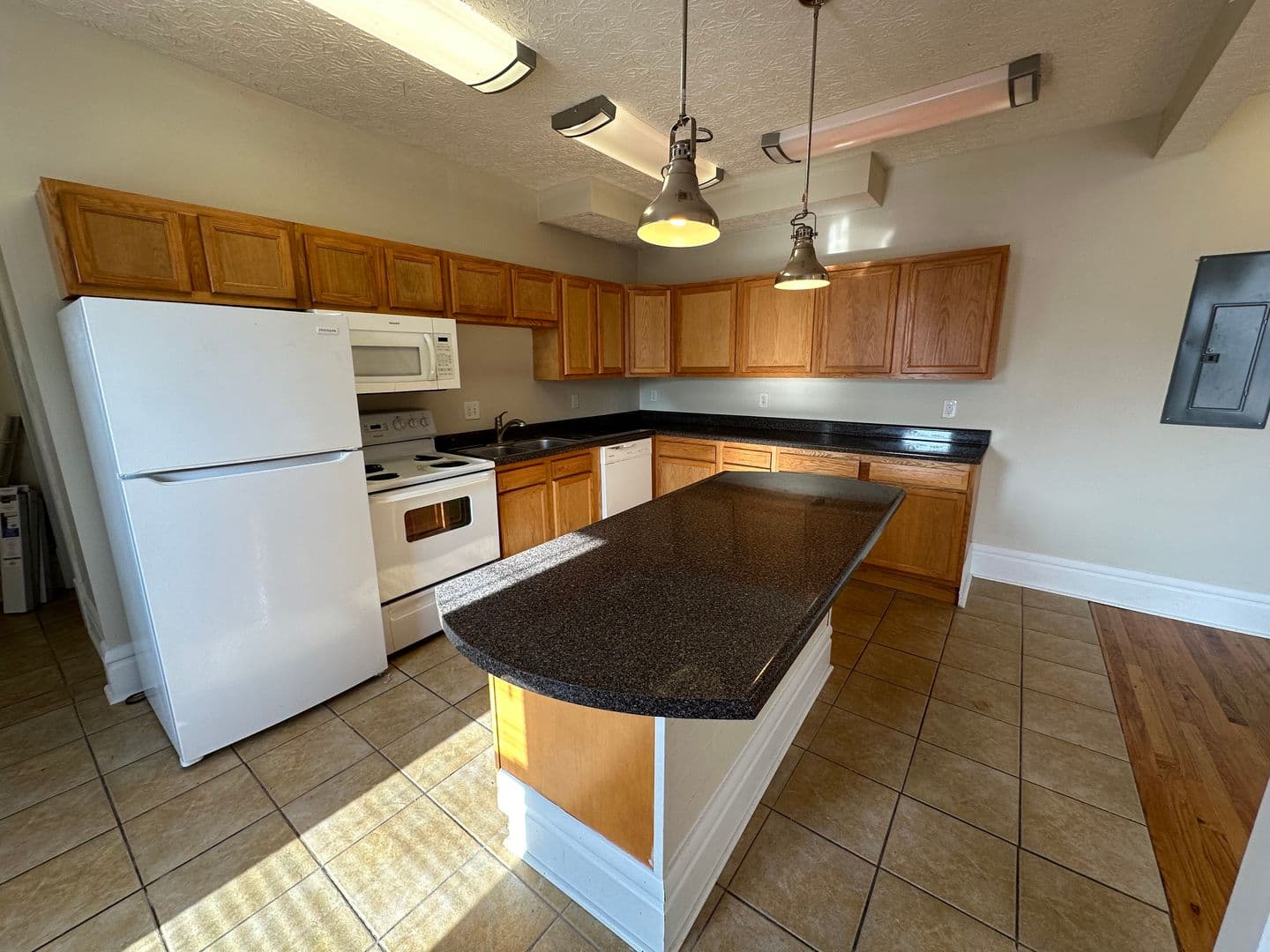 Columbus House: 265 E 11th Ave