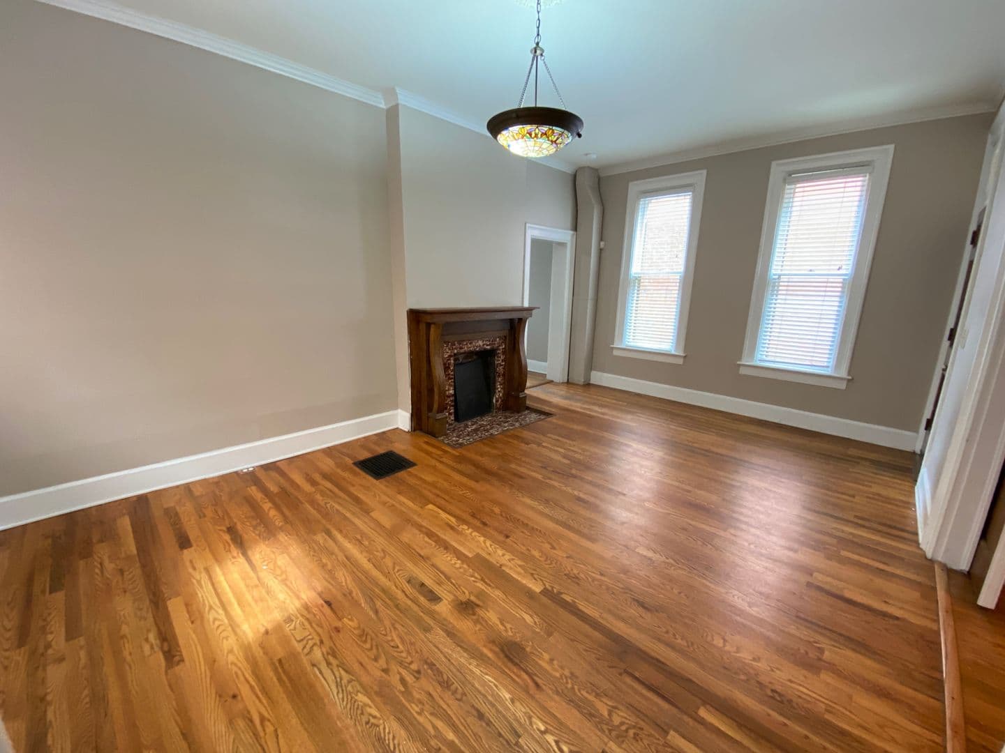 Columbus House: 60 Smith Pl