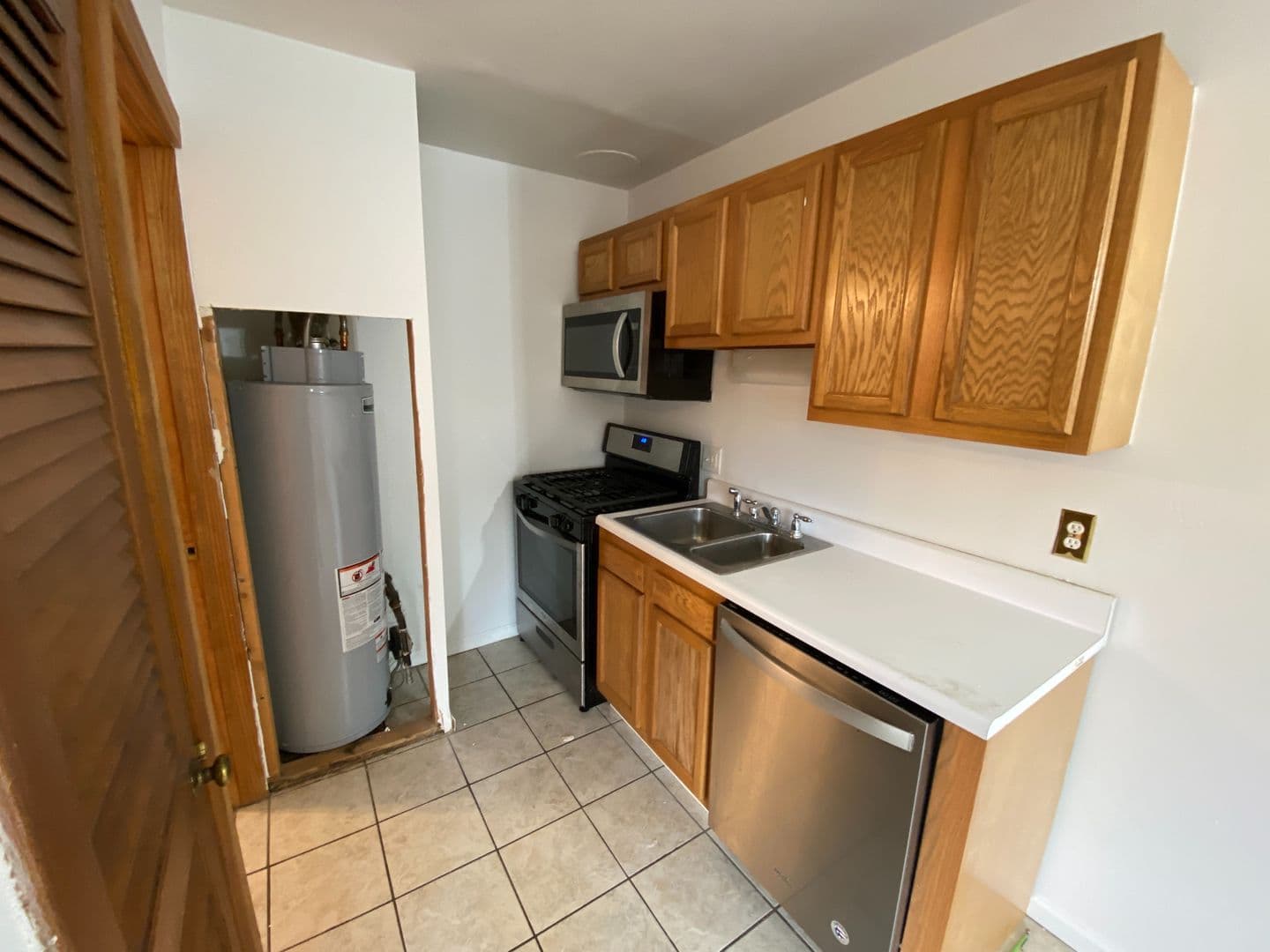 Columbus Apartment: 2232 N High St