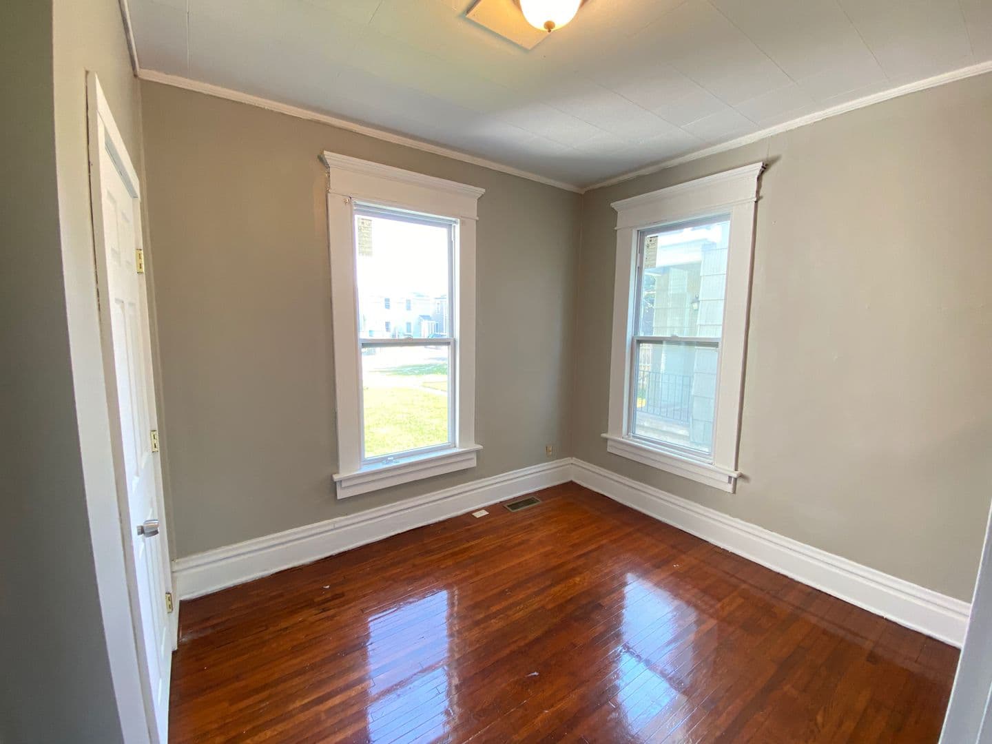 Columbus House: 400 E 17th Ave