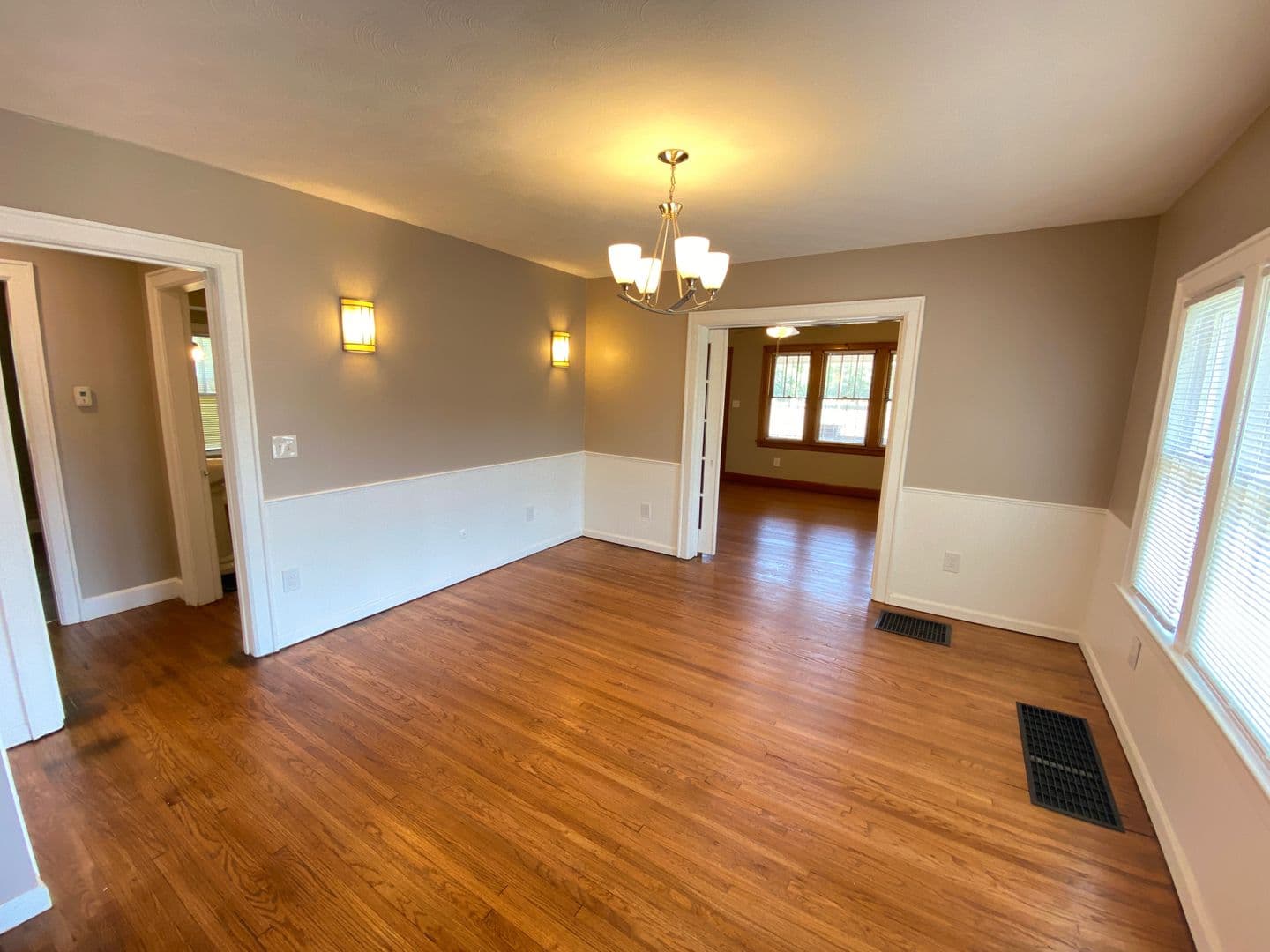 Columbus House: 345 Dana Ave