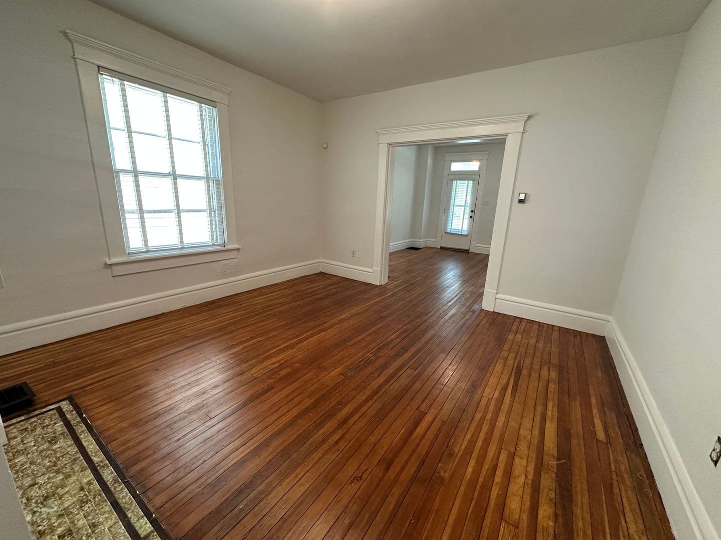 Columbus Apartment: 417 W 8th