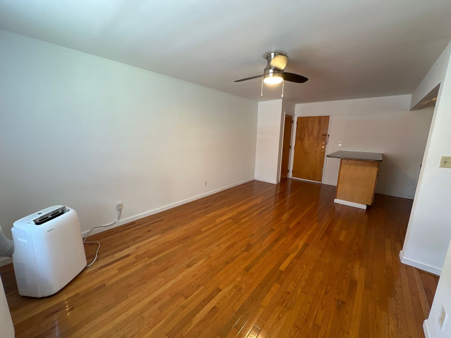 Columbus Apartment: 85 W 3rd Ave
