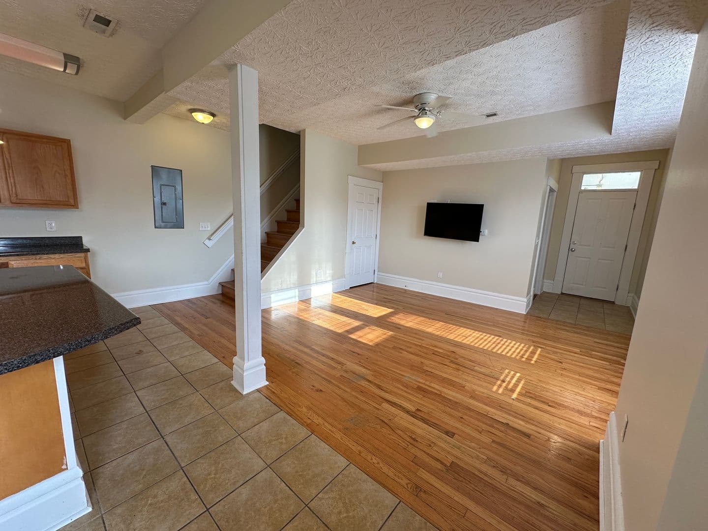 Columbus House: 265 E 11th Ave