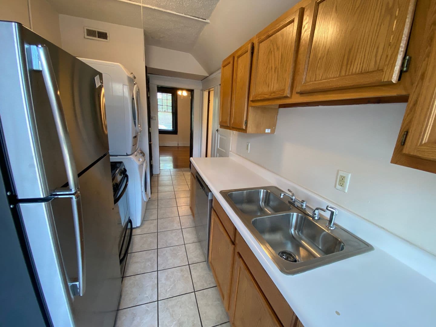 Columbus Apartment: 4-16 E Norwich Ave