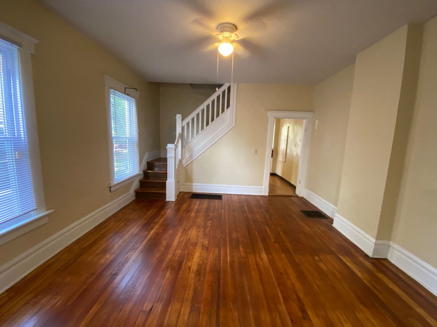 Columbus Apartment: 50 W Maynard Ave