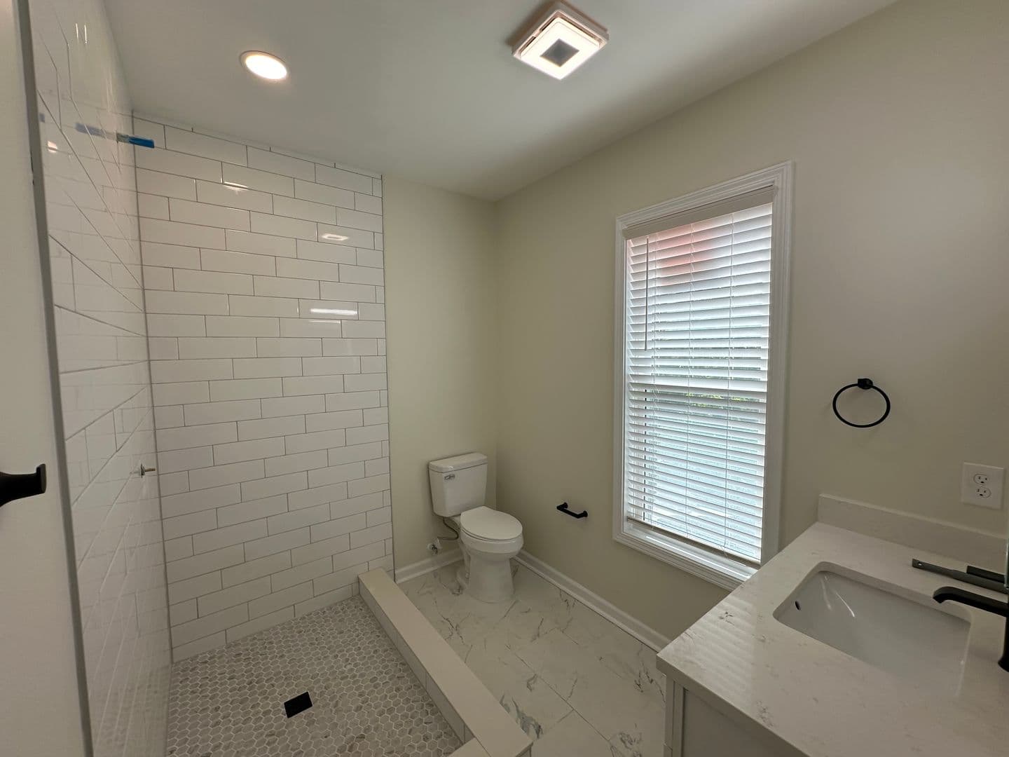 Columbus Apartment: 64 W Blake
