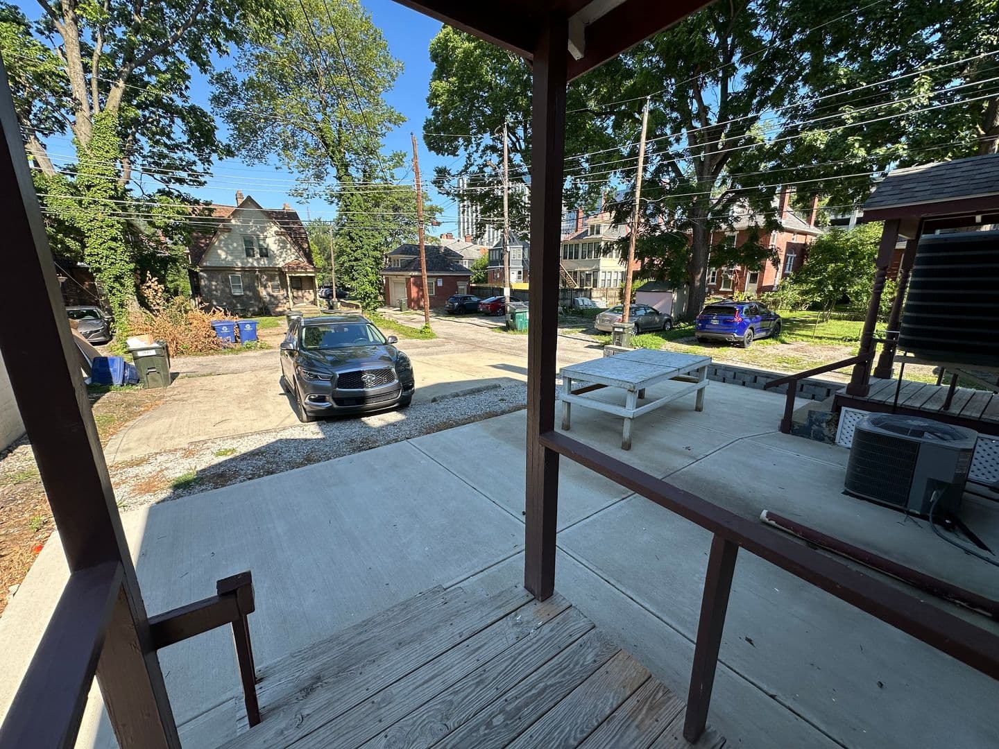 Columbus Apartment: 1495 Michigan Ave