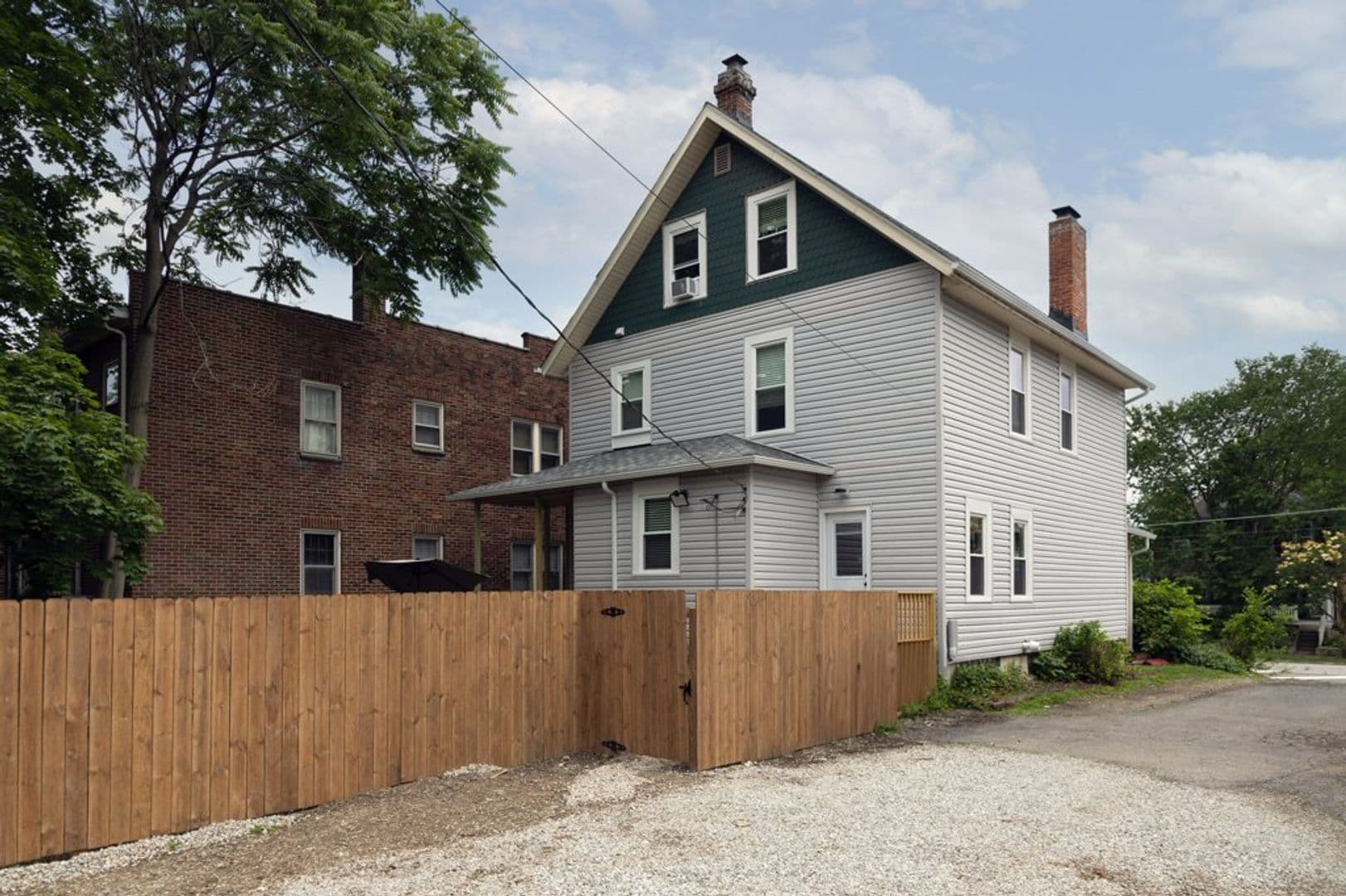 Columbus House: 2379 Summit St